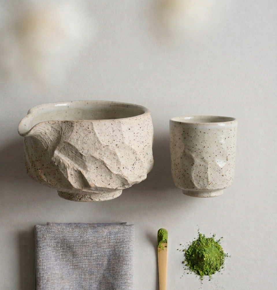 Keramik Matcha Set mit Schale, Becher und Matcha Pulver – handbuilt Keramik Stuttgart.png