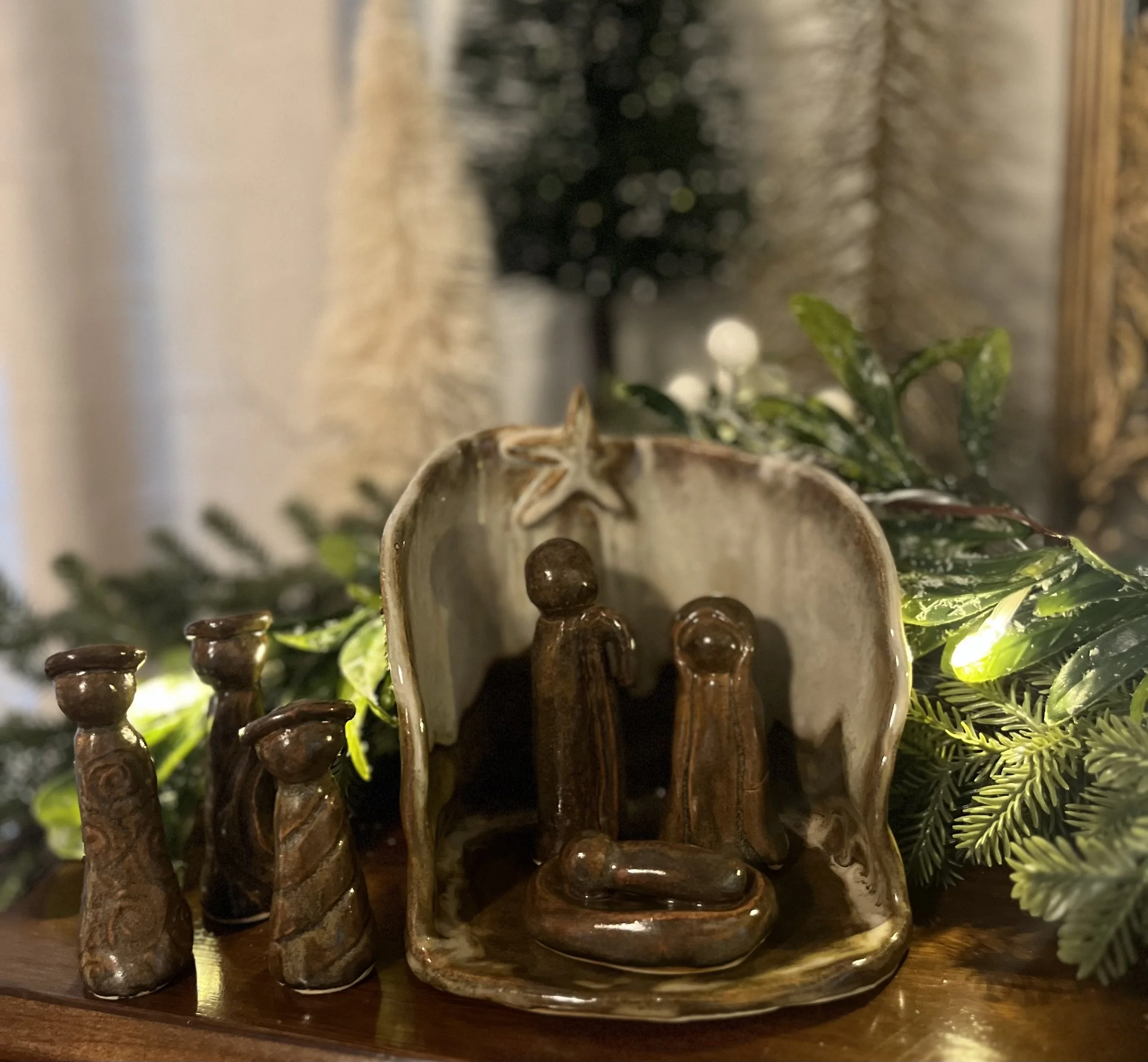Elegant 7-Piece Ceramic Nativity Scene