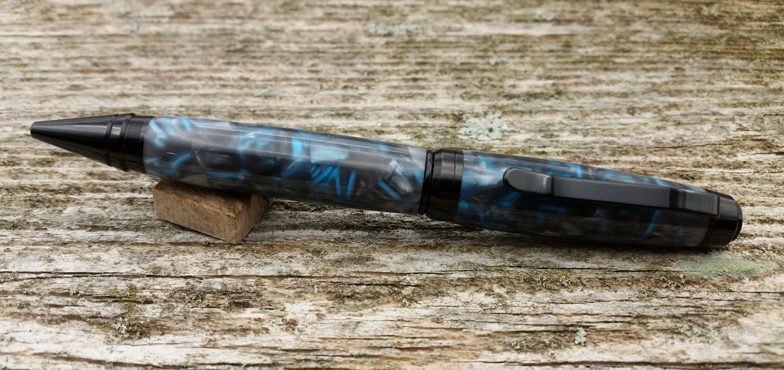 Ballpoint Twist Pen Black and Blue Resin