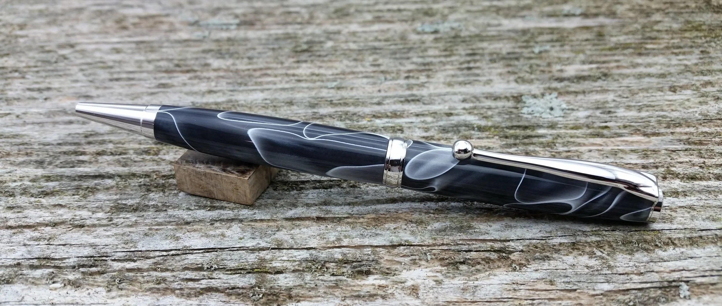 Ballpoint Twist Pen • Rhodium • Smokey Black Resin
