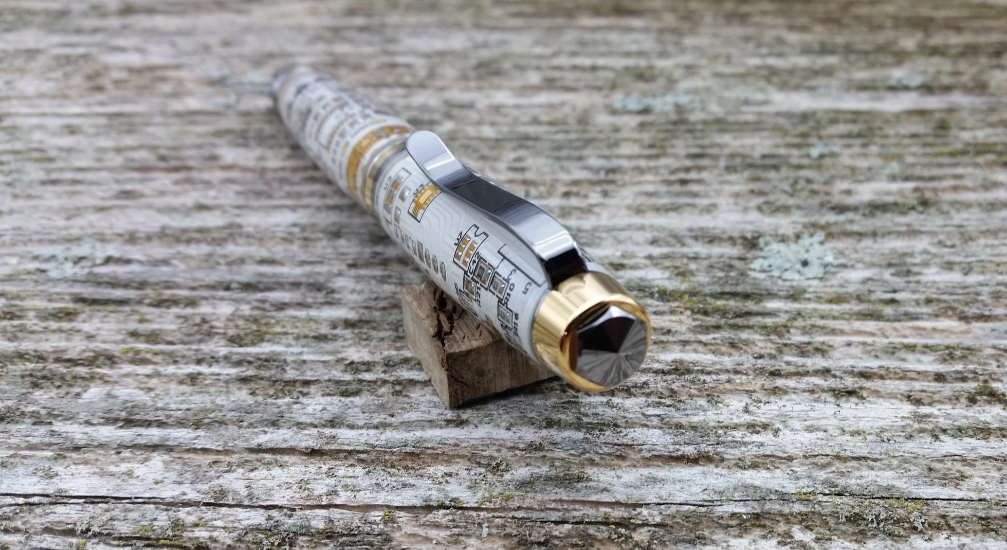 ballpoint twist pen with white circuit boards end