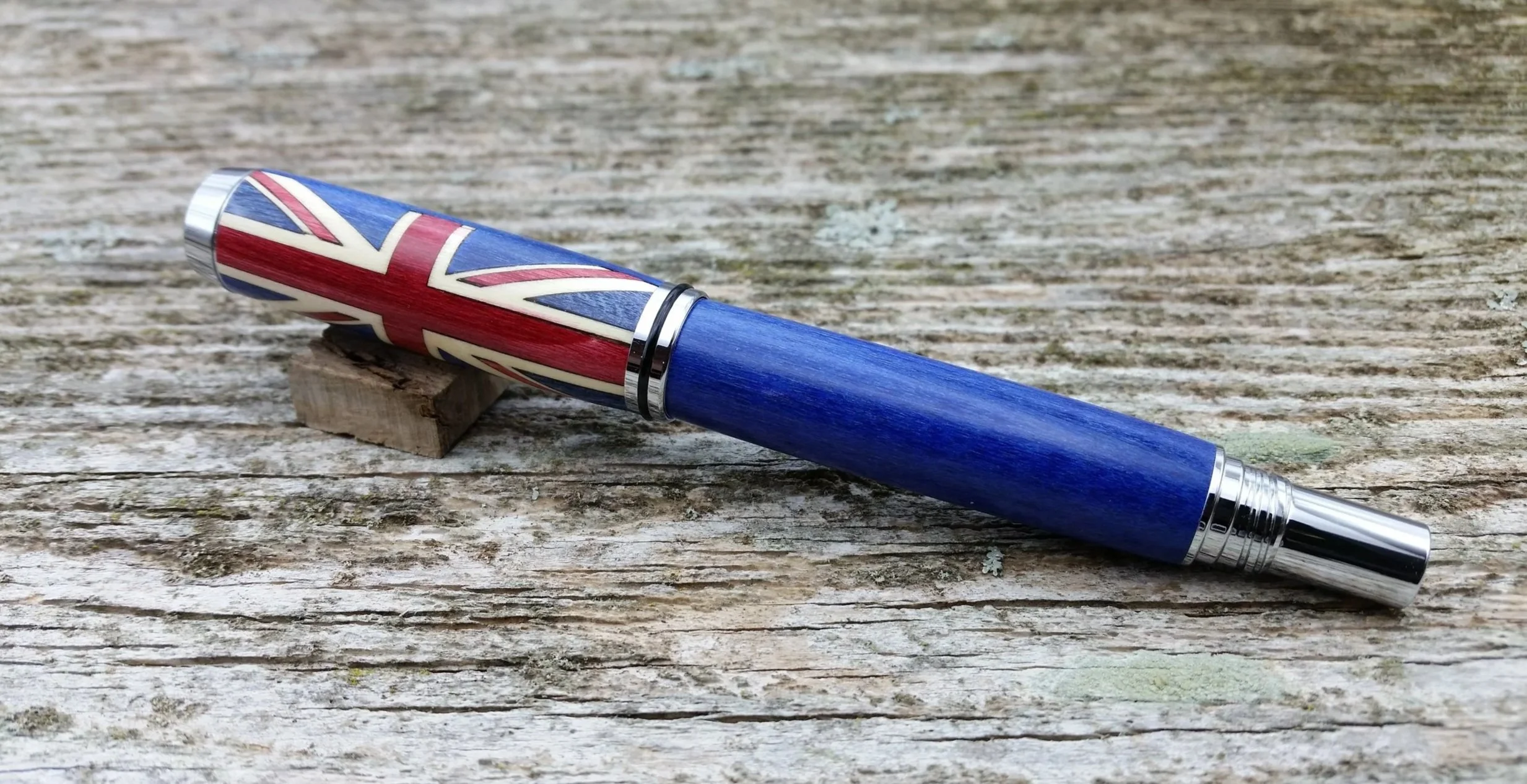 Parus Pen rollerball pen with chrome and Union Jack flag front view