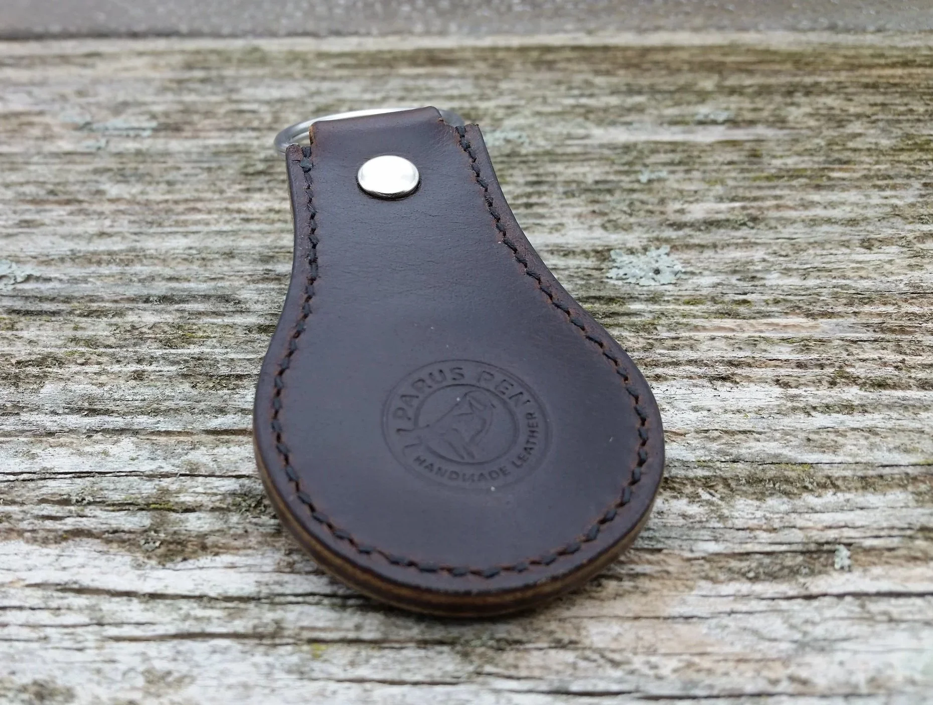 Parus Pen leather keychain with deer concho rear view