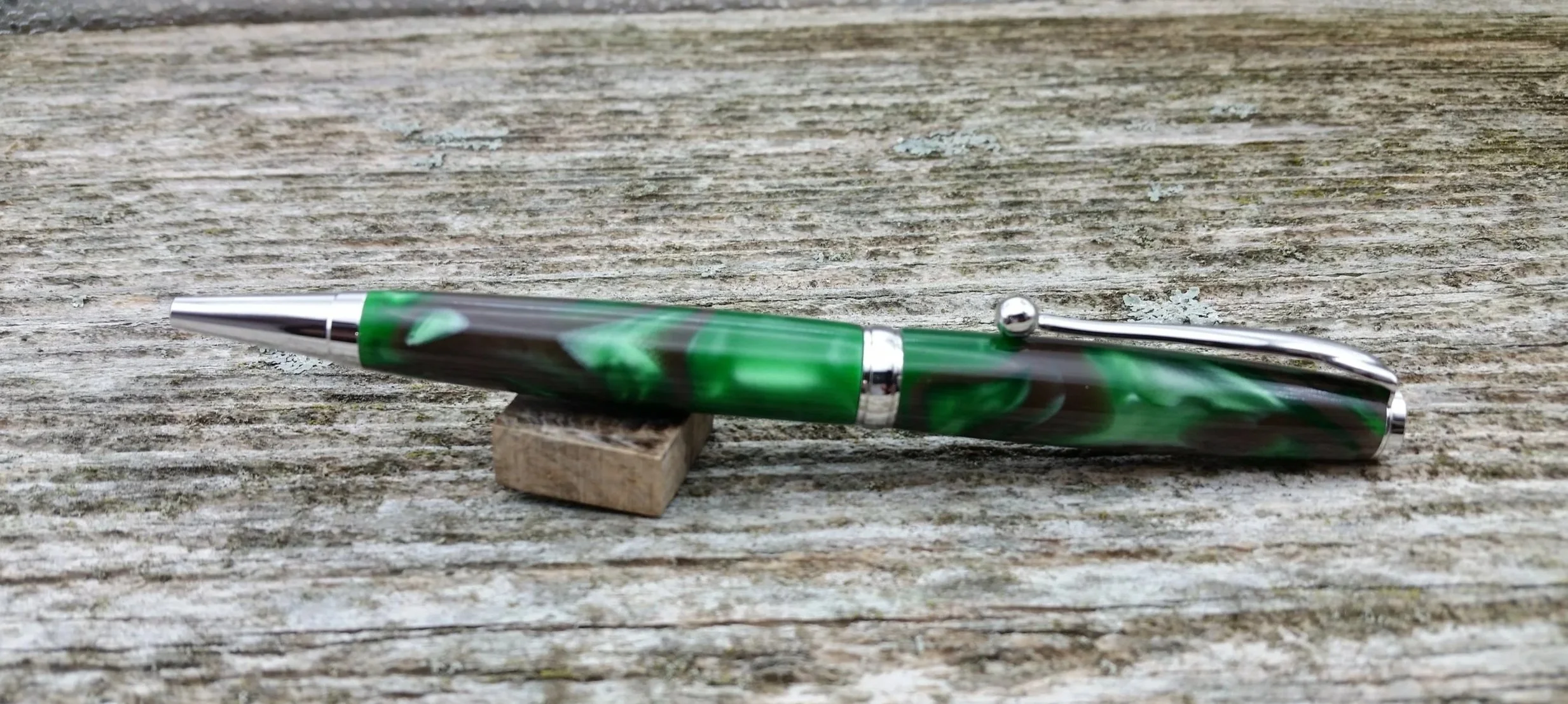 Ballpoint Twist Pen • Rhodium • Pearlescent Green and Brown Resin