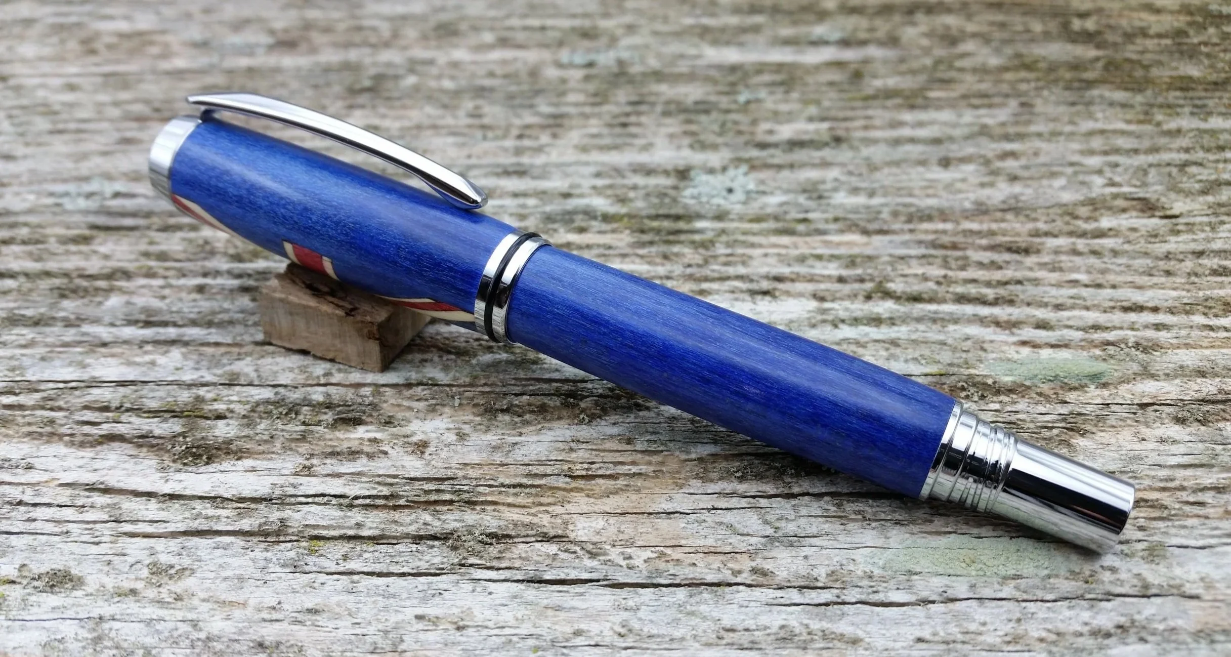 Parus Pen rollerball pen with chrome and Union Jack flag clip view