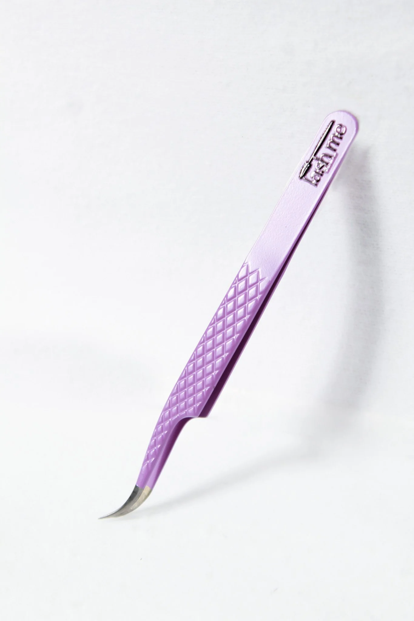 Lash Me Apart Curved Isolation Tweezer