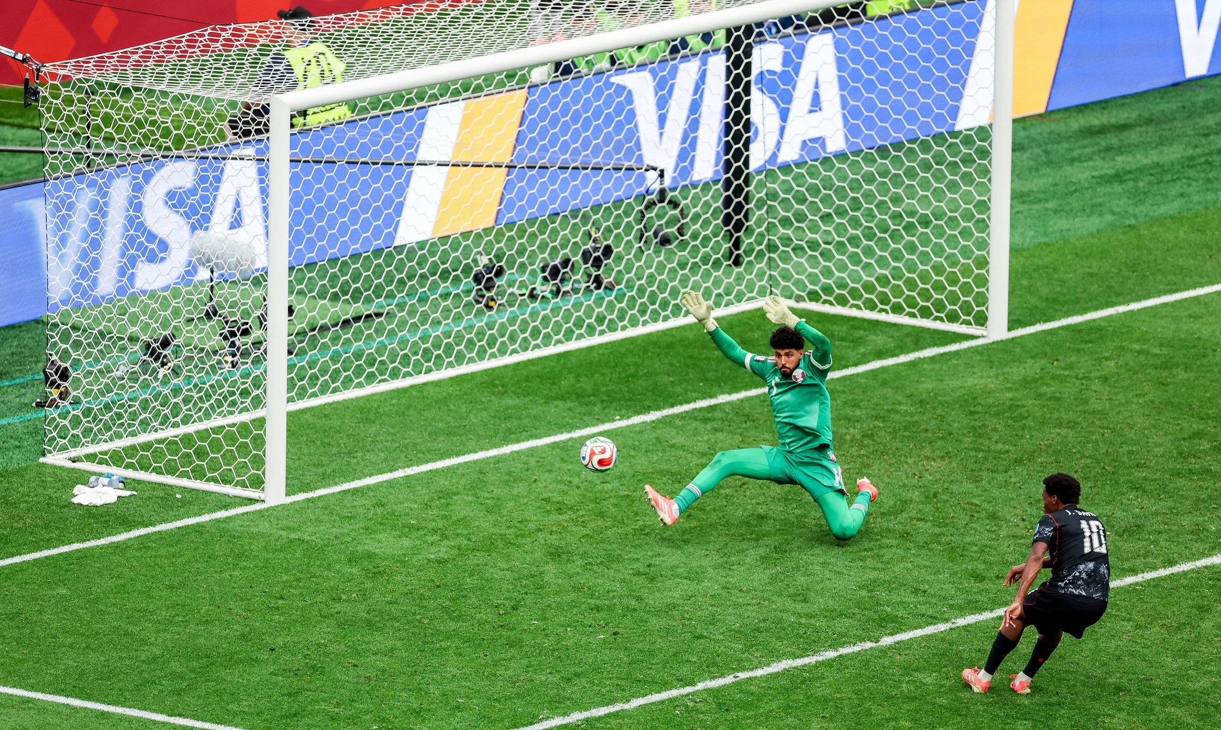 260613_KT_WorldCupDump014.jpg
