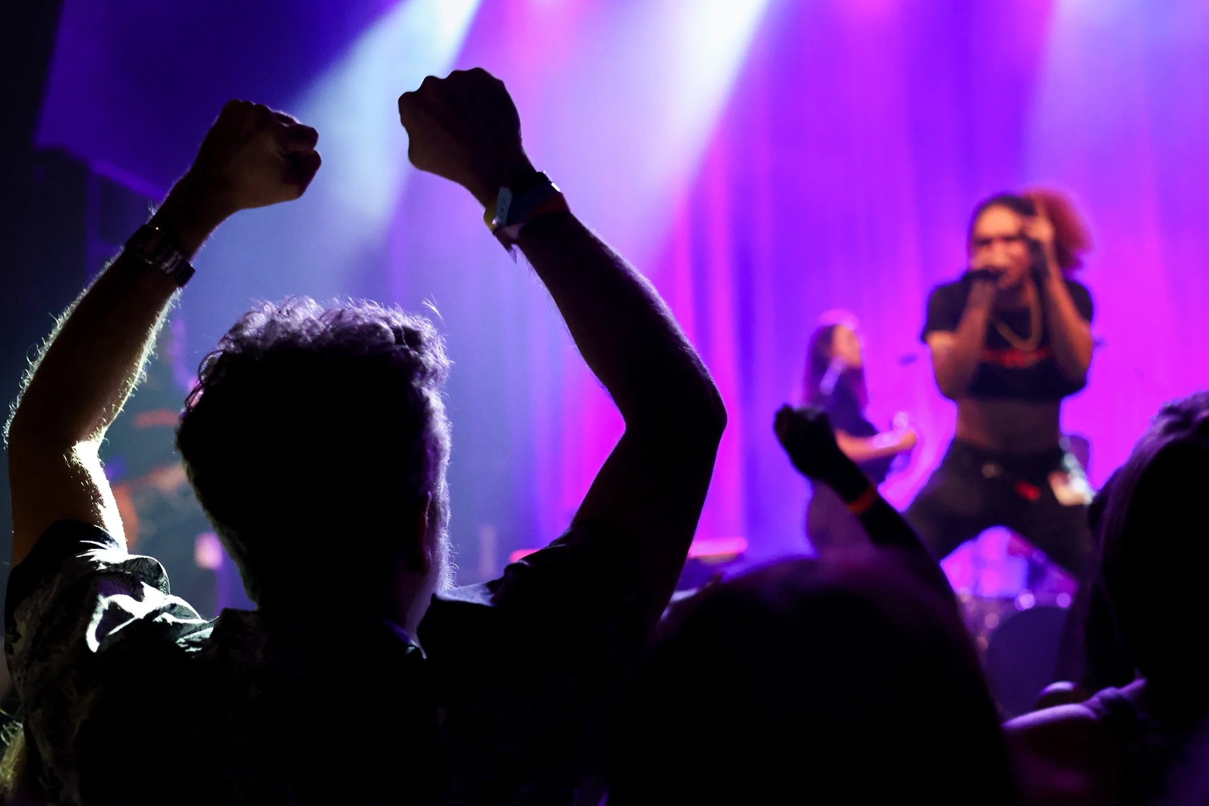 An attendee listens to Cardynal and The Flock at the Georgia Theater during day one of the 2025 AthFest Music and Arts Festival in Athens, Georgia, on Friday, June 20, 2025. (Photo/Kaleb Tatum)