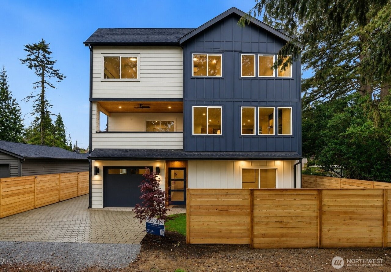 2558704_0.jpg