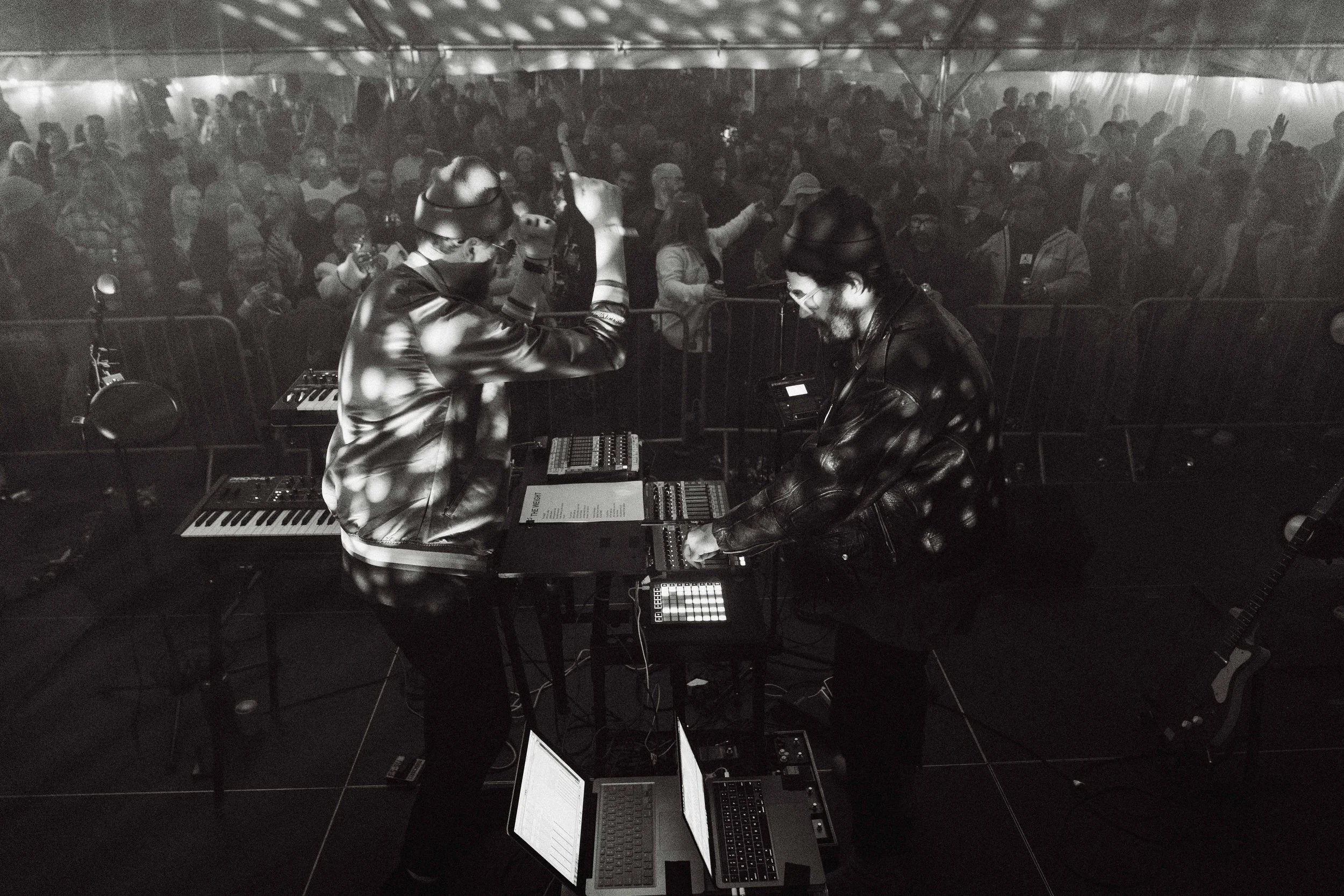 MONO ERA LIVE 1.jpg