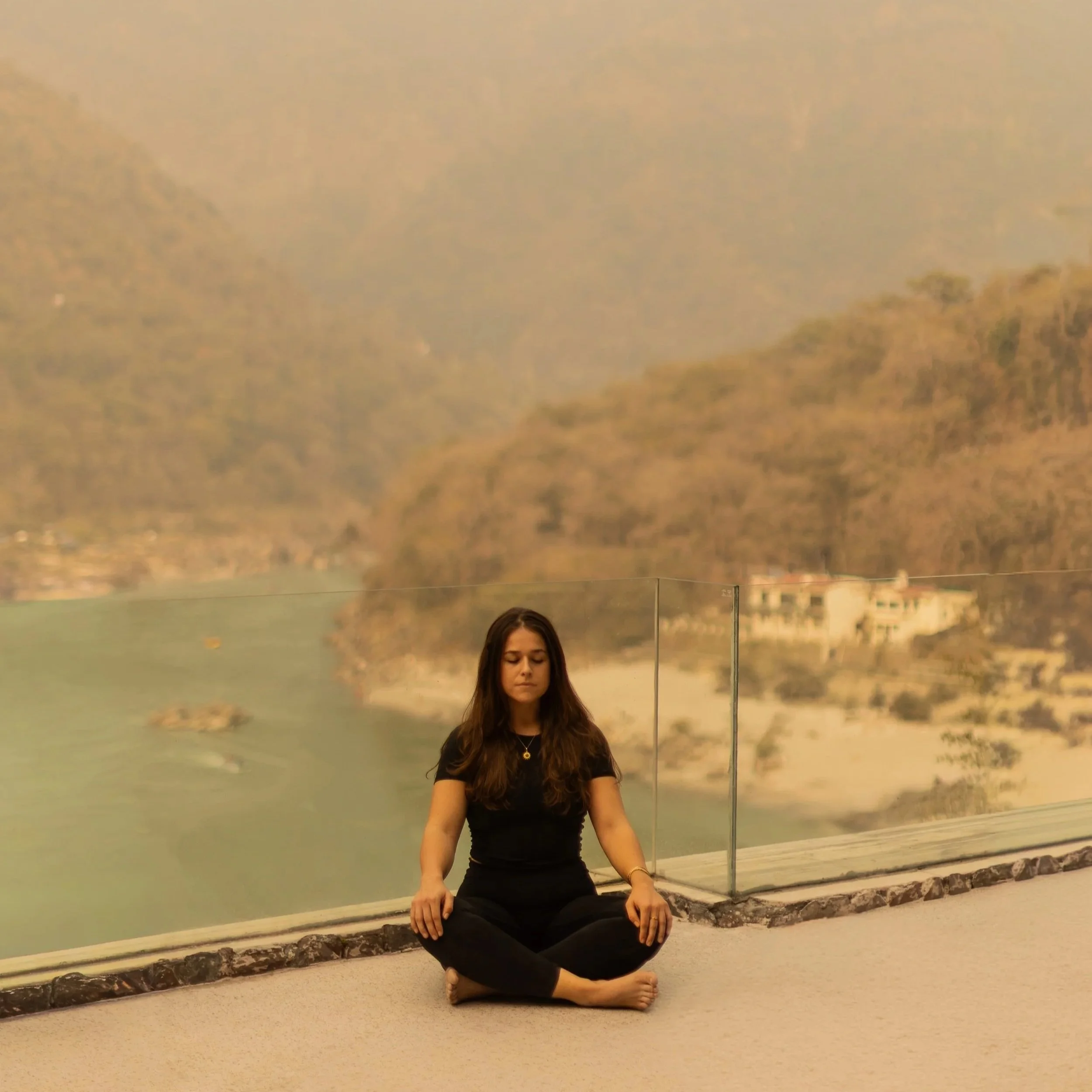 katie waters meditating in rishikesh india