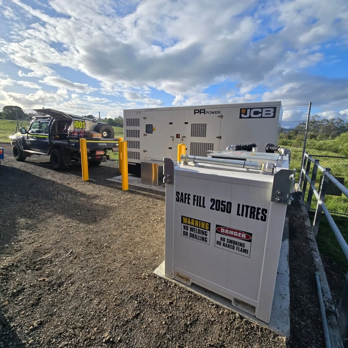 Self Bunded pipe work Electrofusion welded  for a generator installation. Self bunded pipe work is used to mitigate the potential for environmental impact by containing a potential leak in a secondary outer pipe. 

#electrofusionwelding #franklinfuel