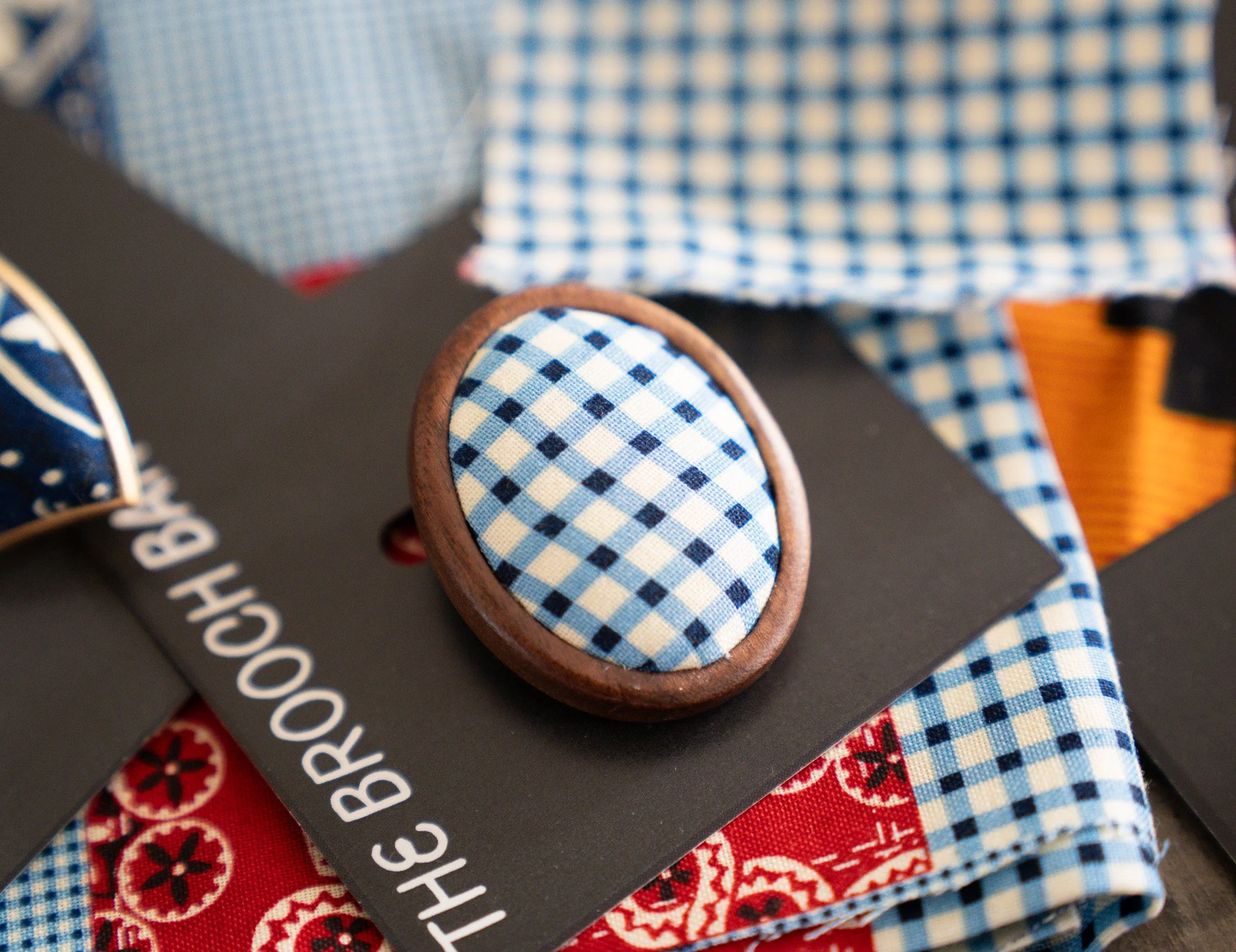 HANDWRAPPED FABRIC BROOCH - BLUE & WHITE FLIGHT