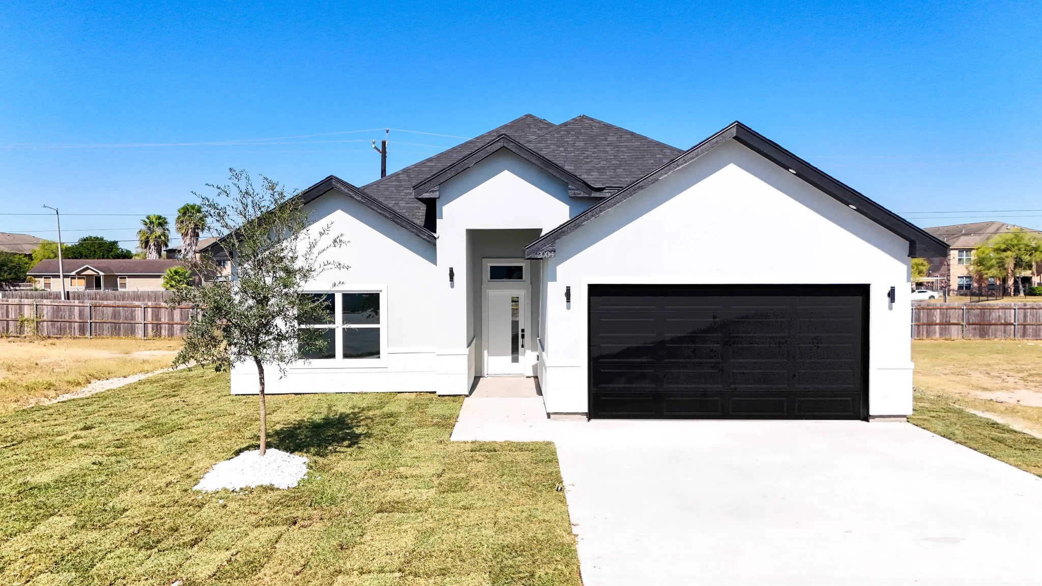 2004 6 St La Laguna Rd