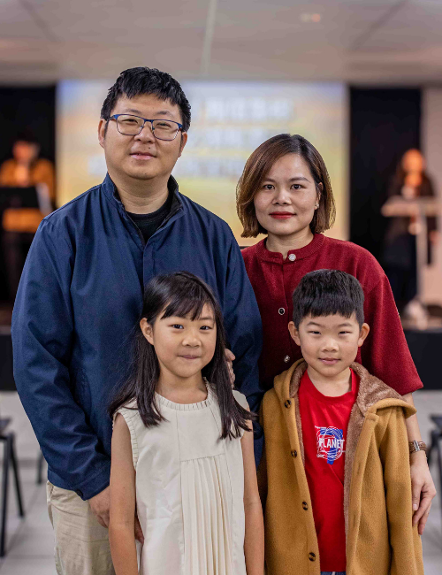 A portrait of Mandarin Pastor Frank Liu and his family.