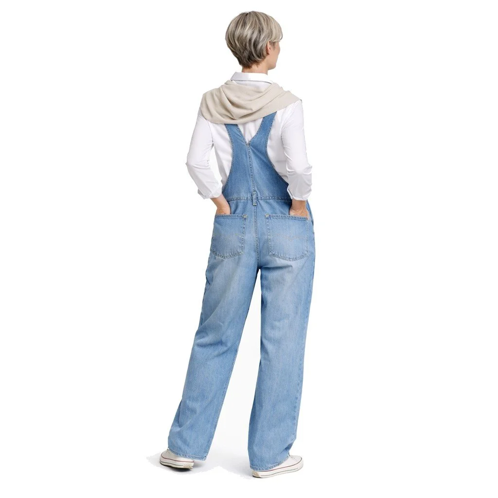 salopette vintage femme, en jean clair tendance dos.jpg