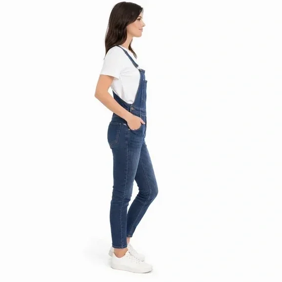 salopette+slim+en+denim+pour+femme.webp