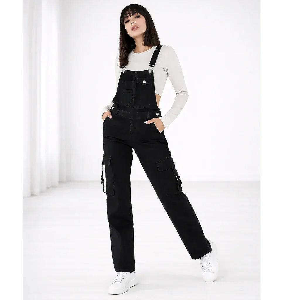 salopette+femme+tissu+noir%2C+coupe+cargo.webp