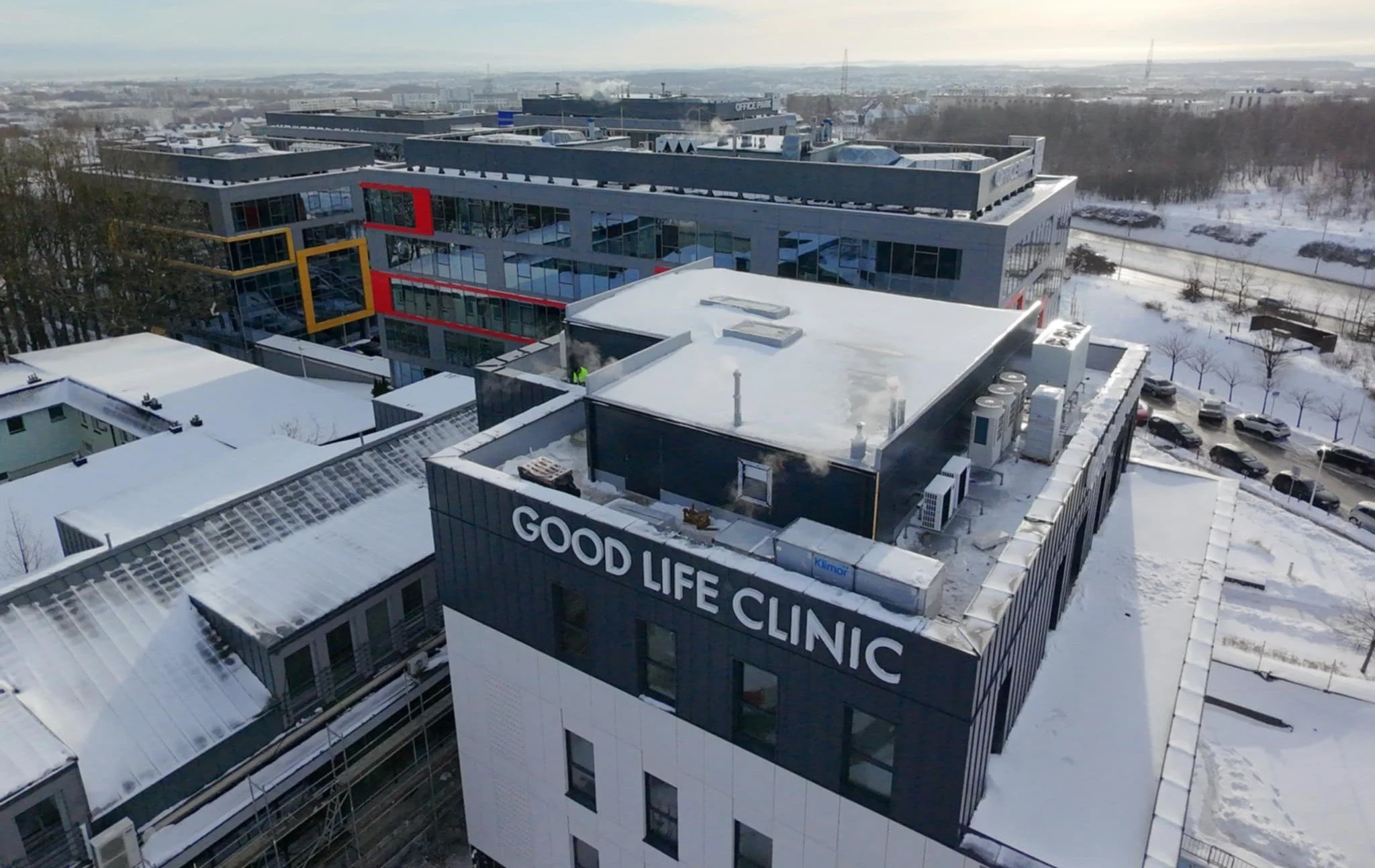 Instalacje elektryczne i systemy bezpieczeństwa dla obiektów służby zdrowia – realizacja Good Life Clinic