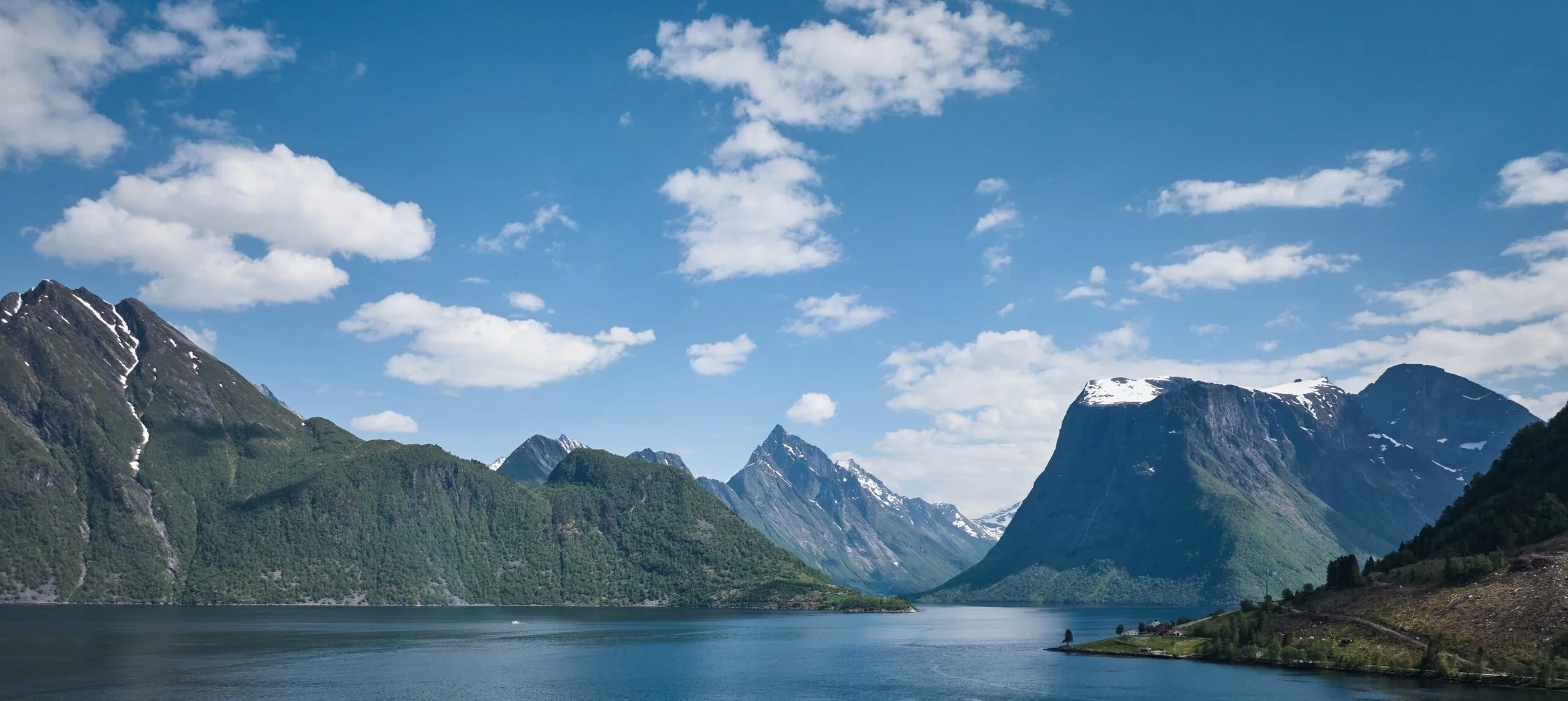 Hjorundfjord1.jpg