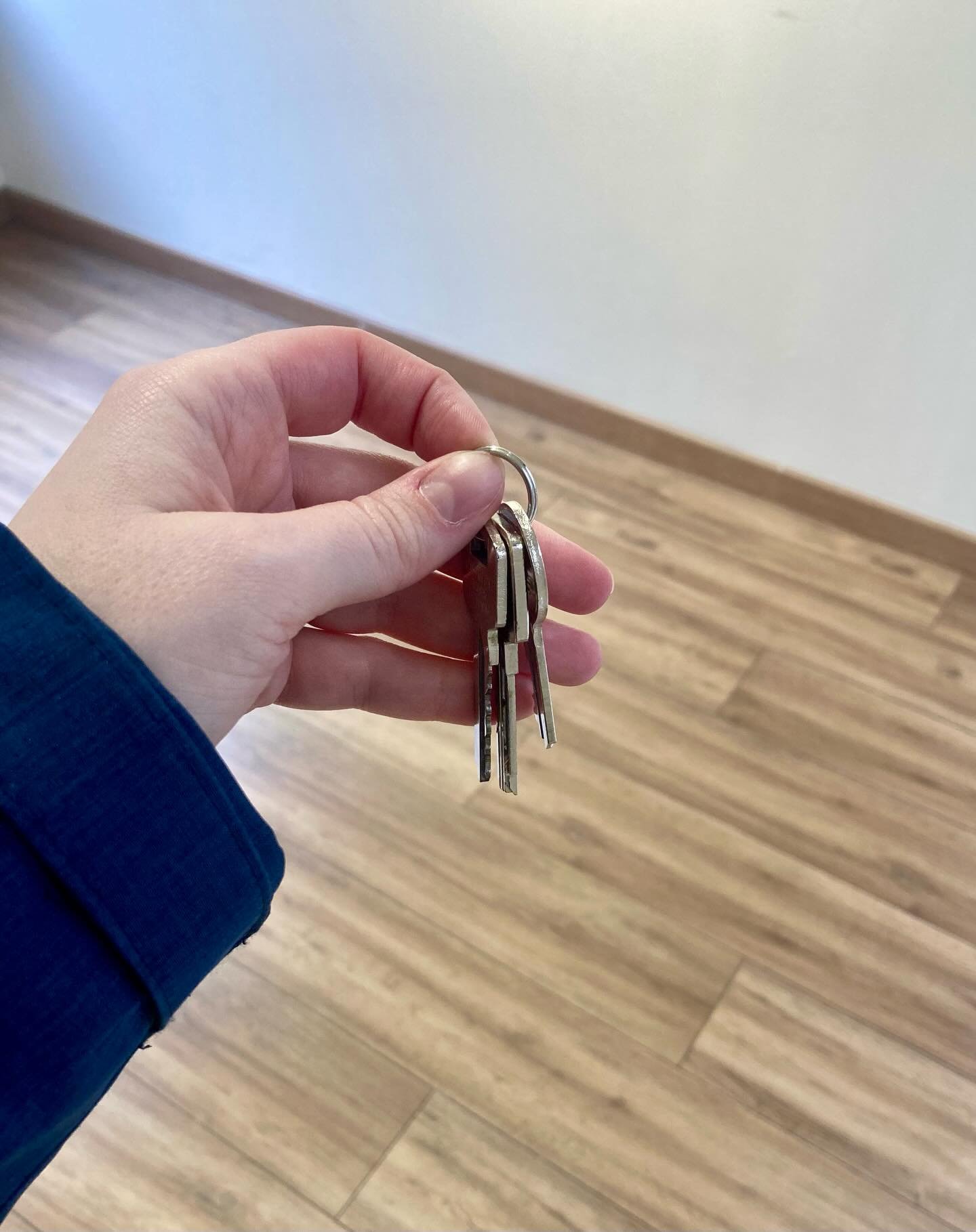 Je suis tr&egrave;s heureuse de vous partager une bonne nouvelle : aujourd&rsquo;hui j&rsquo;ai r&eacute;cup&eacute;r&eacute; les cl&eacute;s du local de la boutique !! 🥳

Apr&egrave;s plusieurs semaines pass&eacute;es &agrave; r&eacute;gler des for