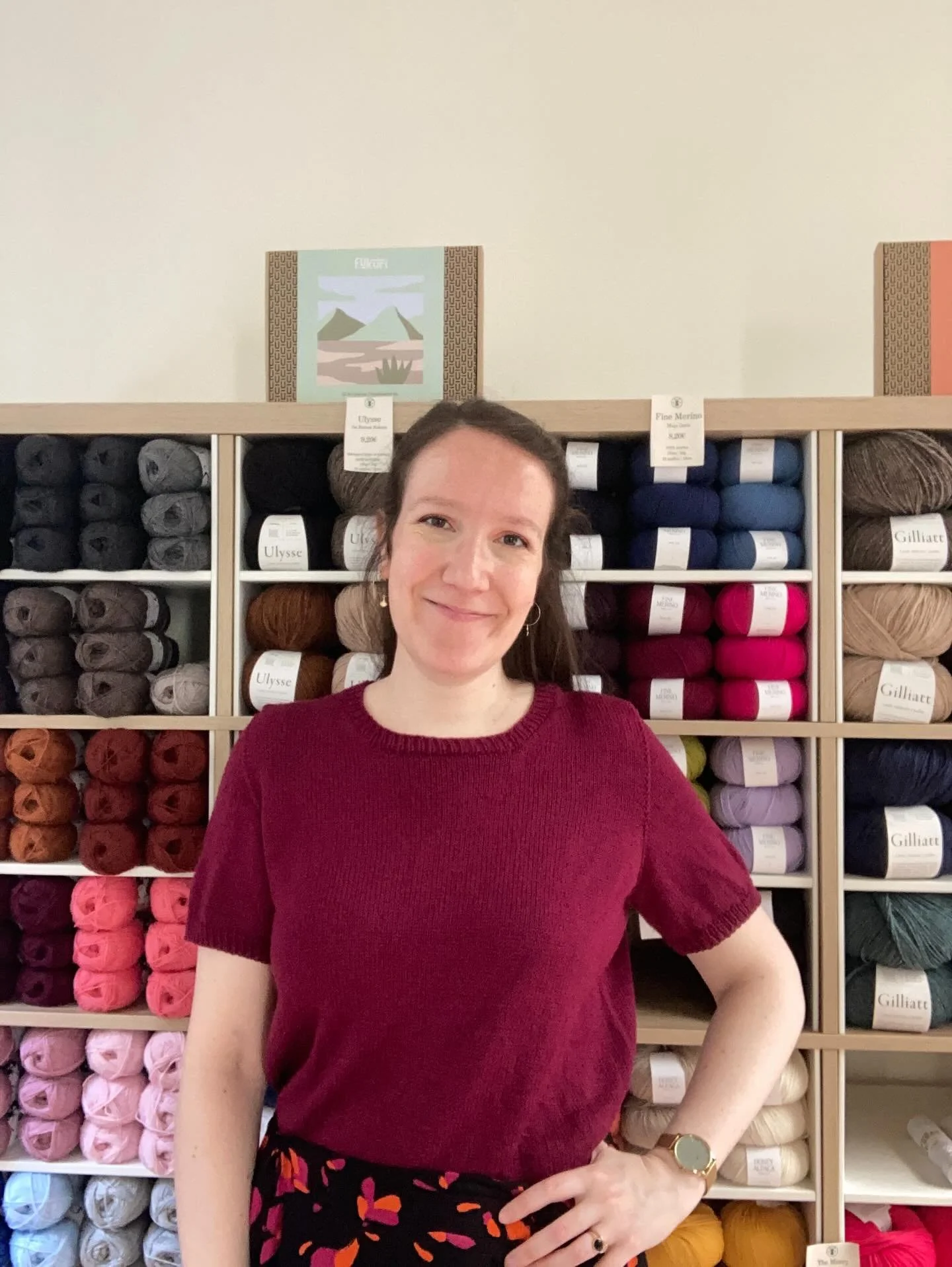 J&rsquo;ai test&eacute; la Fine Merino de @majogarn pour un nouveau top d&rsquo;&eacute;t&eacute; : le Sollas de @the.creabea ! J&rsquo;ai tricot&eacute; ce mod&egrave;le avec 6 pelotes et des aiguilles 3,5mm, il est tr&egrave;s agr&eacute;able &agra
