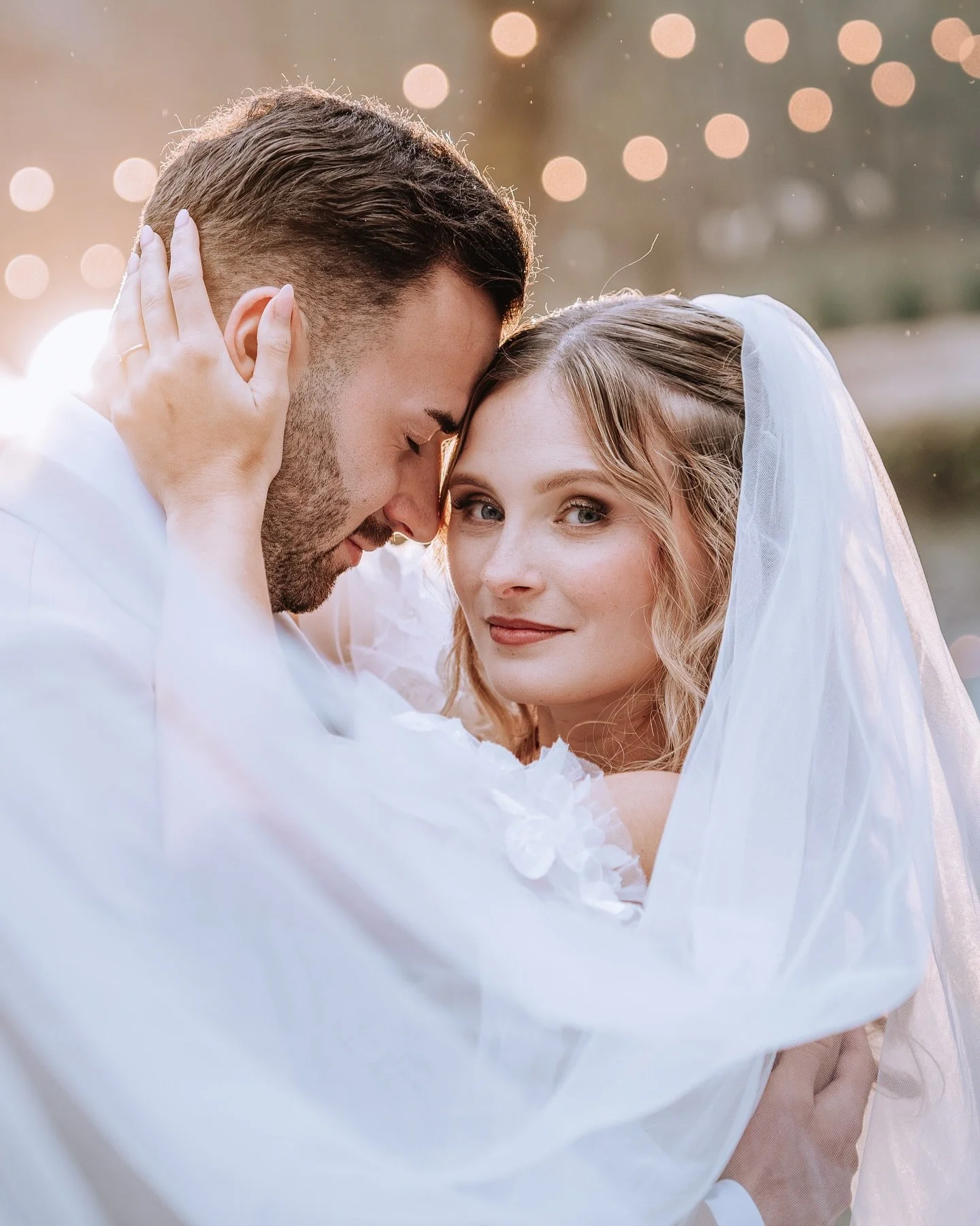 Ein bisschen Chaos, viel Lachen und am Ende diese Bilder. ✨

Was f&uuml;r ein sch&ouml;ner Content-Day, ich konnte mich sehr viel ausprobieren und ihr bekommt davon die n&auml;chsten Wochen noch jede Menge zu sehen. 🤍

#hochzeit #weddingvibes #weddi
