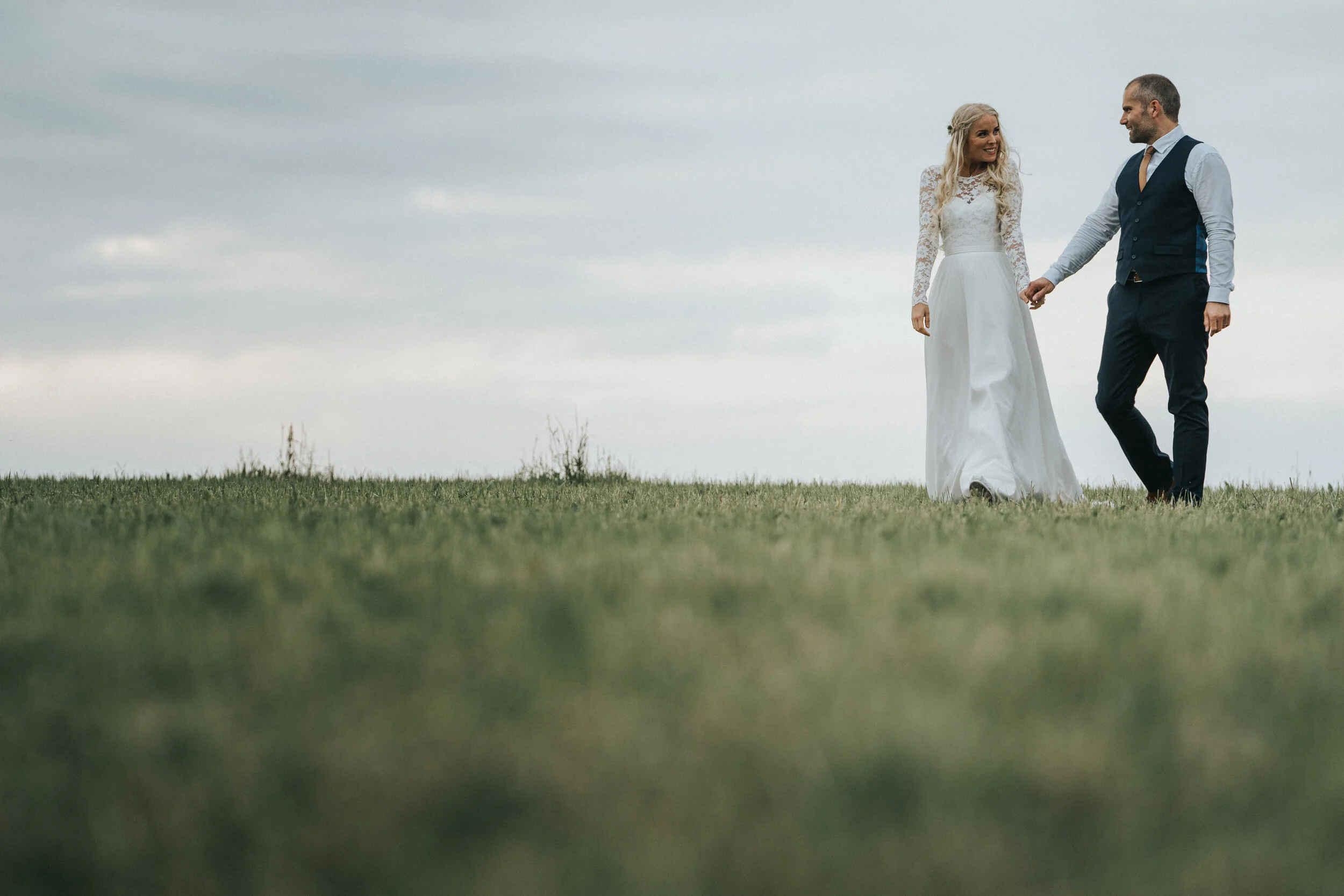 Wedding in Cornwall captured by award-winning documentary style wedding photographer Mark Shaw Photography.
