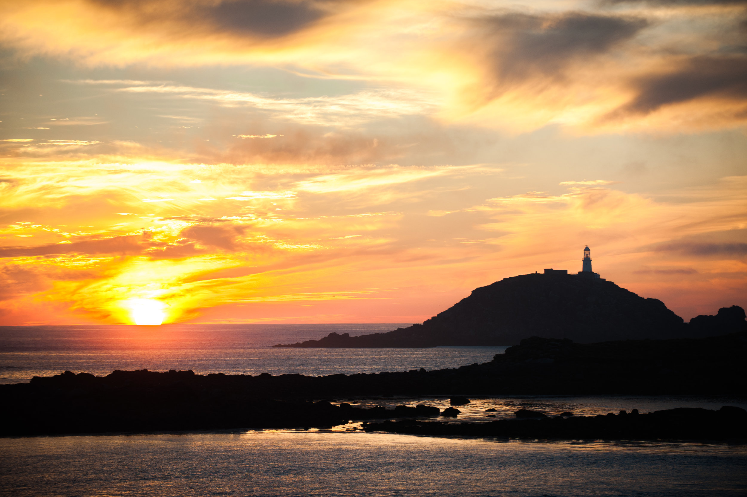 15 Min Flight From Cornwall, We Found The Caribbean! 