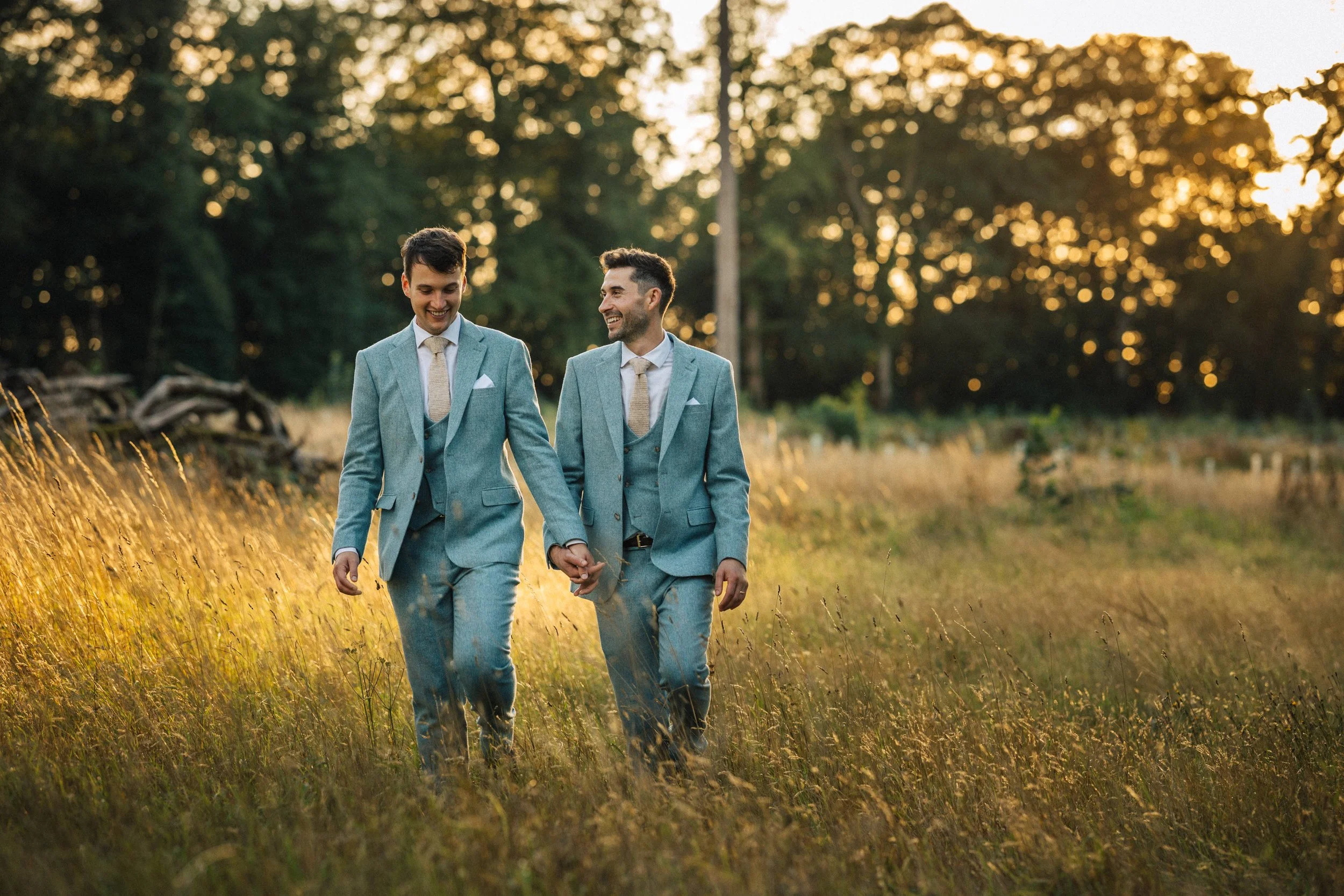 relaxed and natural wedding photography at pencarrow house in Cornwall