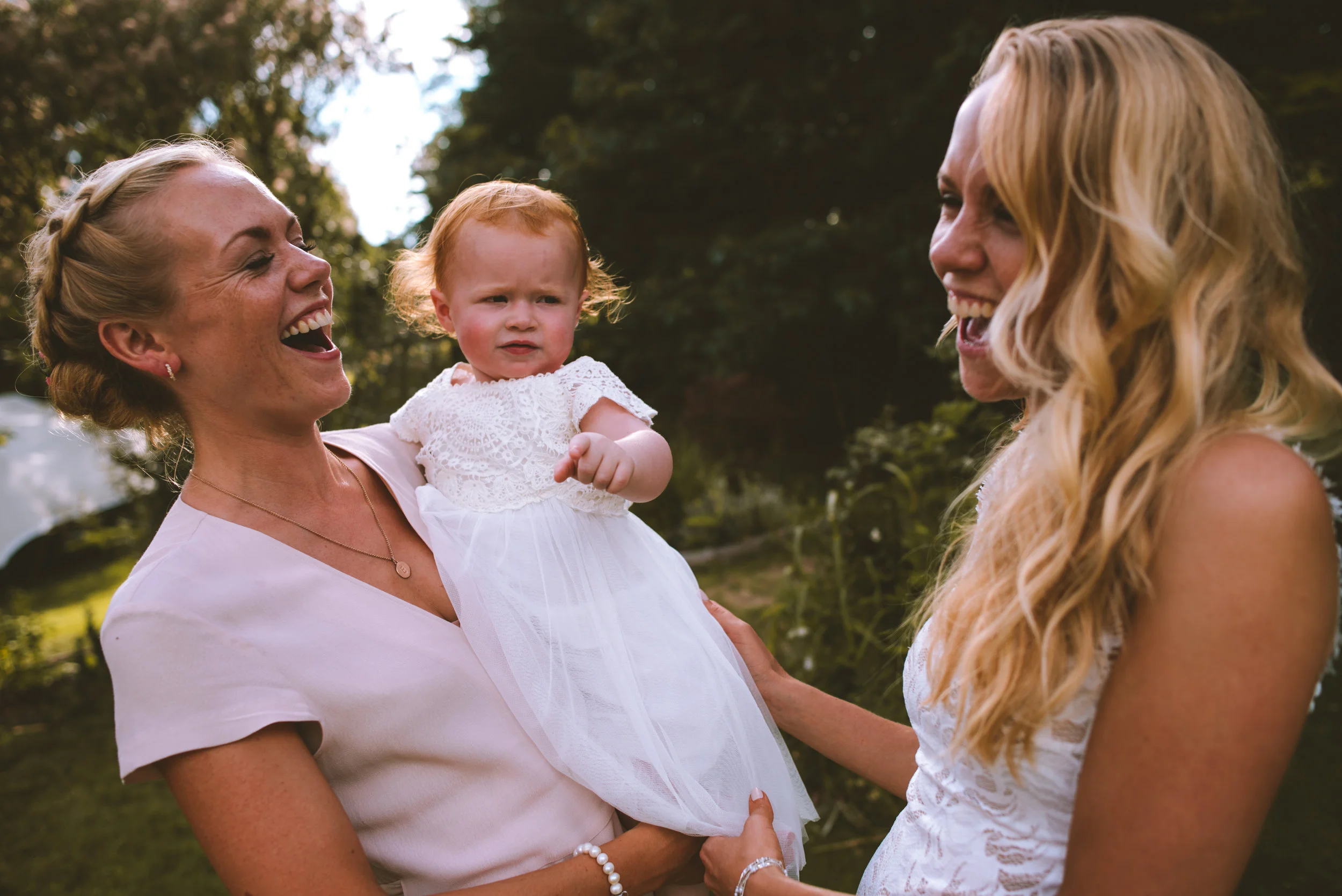 Twin sisters at wedding in Cornwall by wedding photographer Mark Shaw Photography