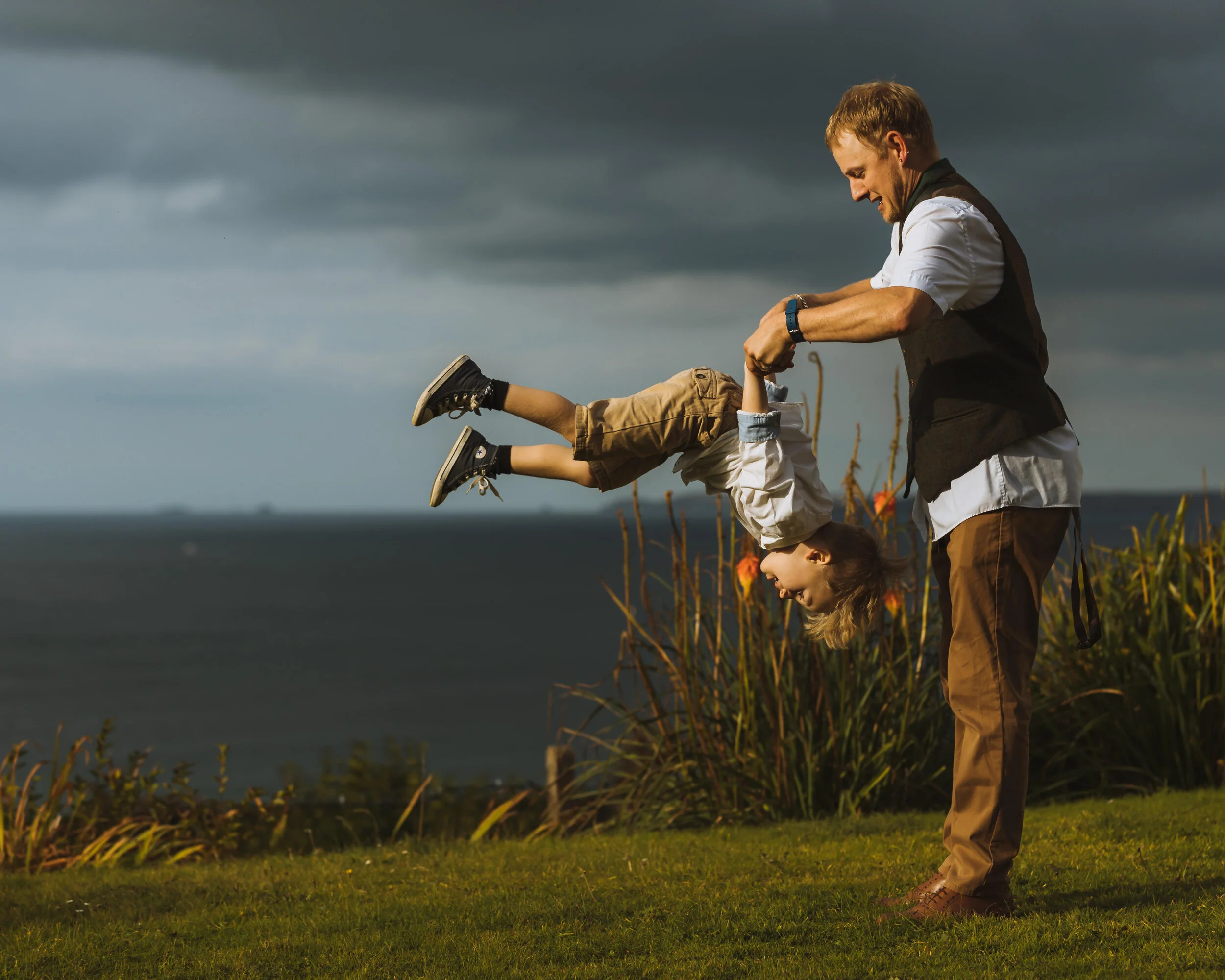 Wedding guests by Cornwall wedding photographer Mark Shaw Photography 