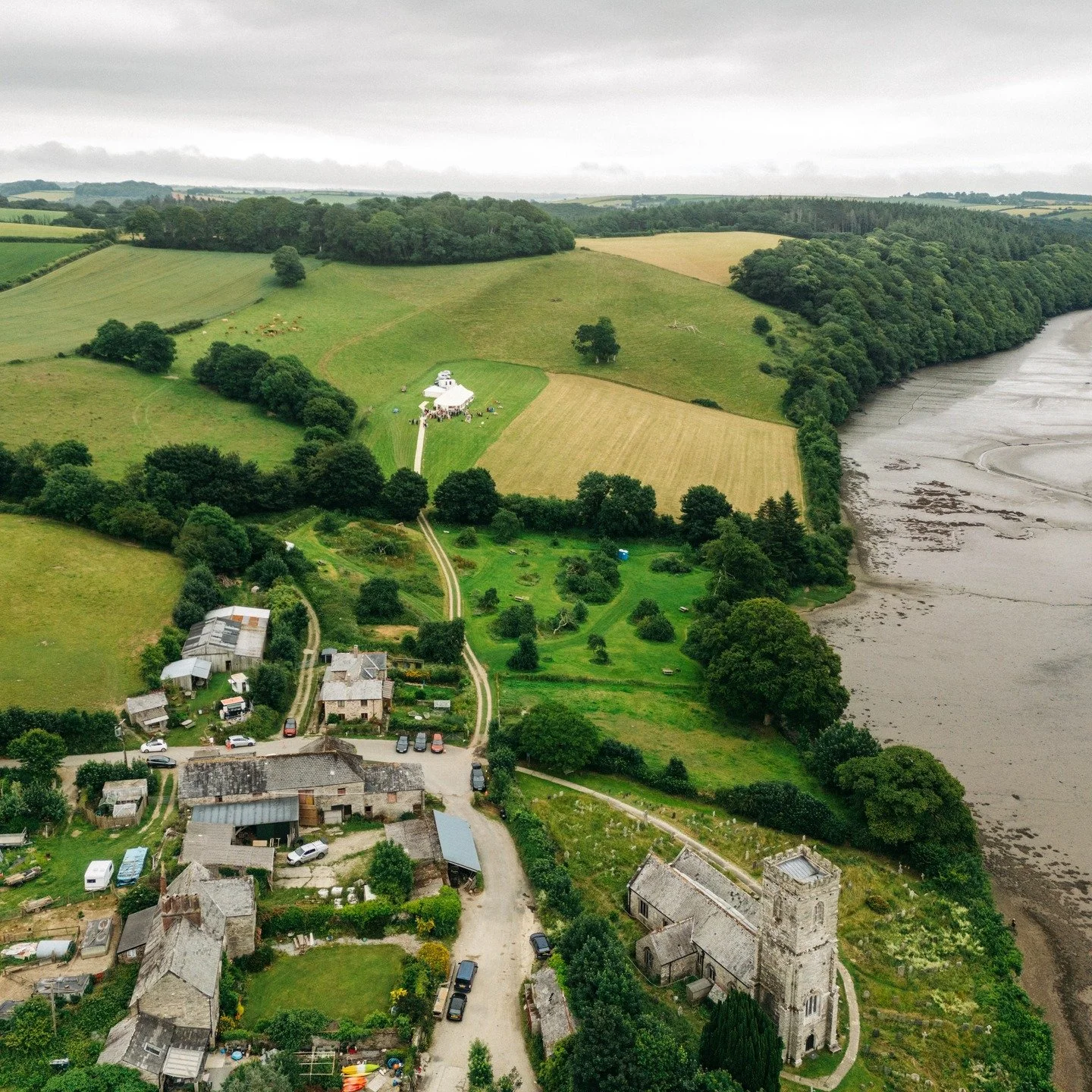 Church to party in a couple of mins for this wedding in Lostwithiel, Cornwall 

#cornwallweddingphotographer #cornwallweddingphotography #cornwallwedding