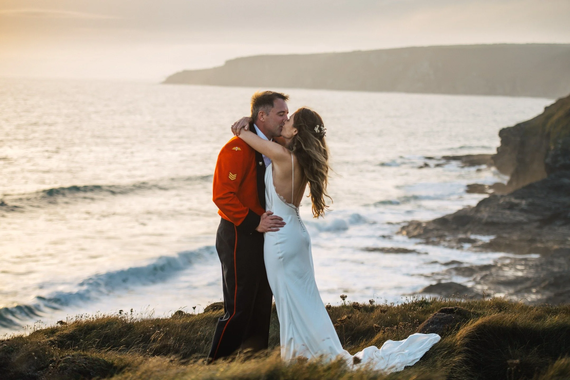 Wedding photography from the coast of Porthleven in Cornwall at golden hour 🌅

#cornwallweddingphotographer
#cornwallweddingphotography 
#cornwallwedding 
#beaconcrag

@beaconcragweddingvenue