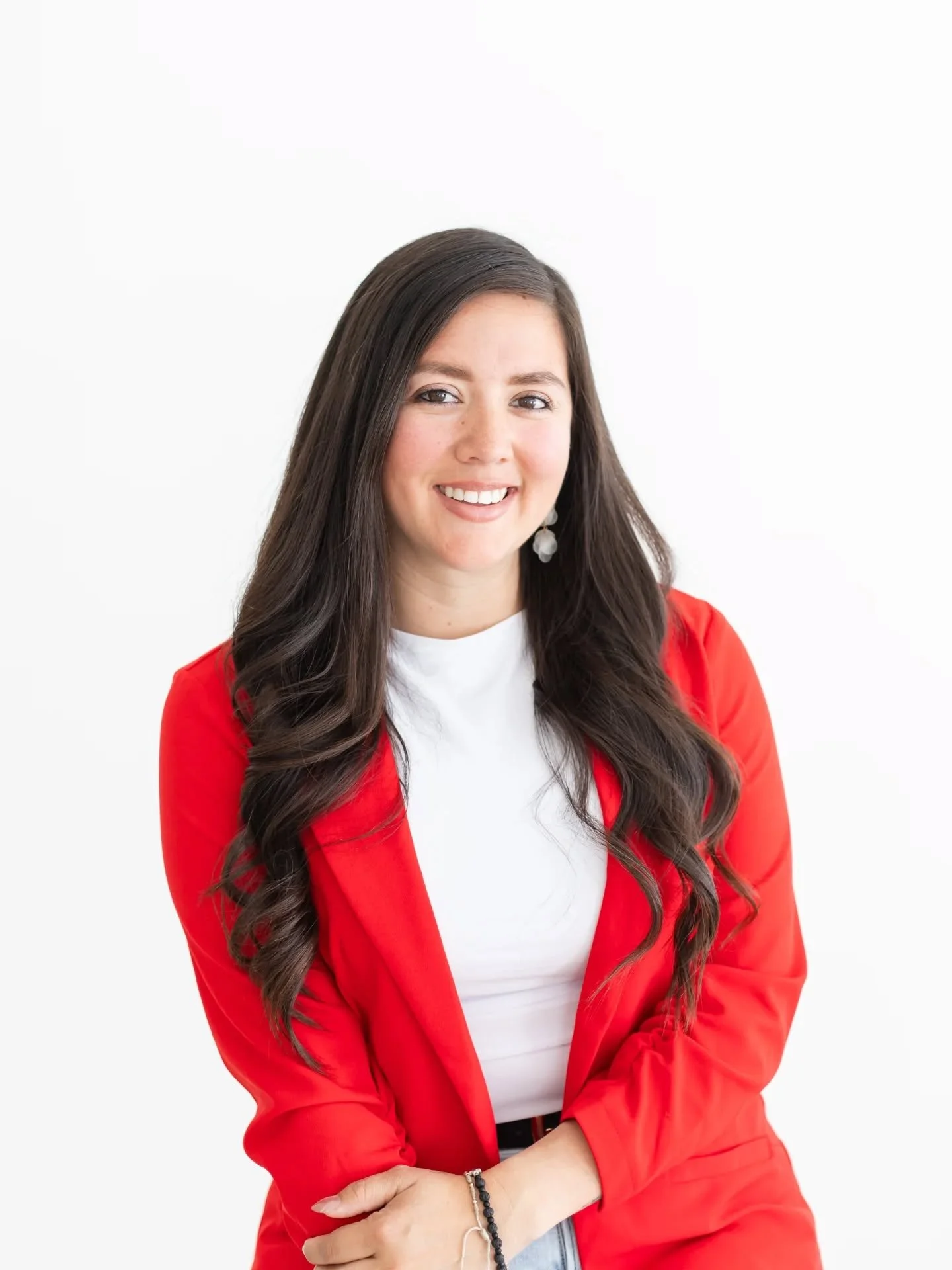This is what strategic brand photography looks like.

@anaavalosrealtor is a Birmingham realtor, a mom, and a full-time hustler. She doesn't have time to overthink her marketing. She needed images that do the heavy lifting so she can focus on selling
