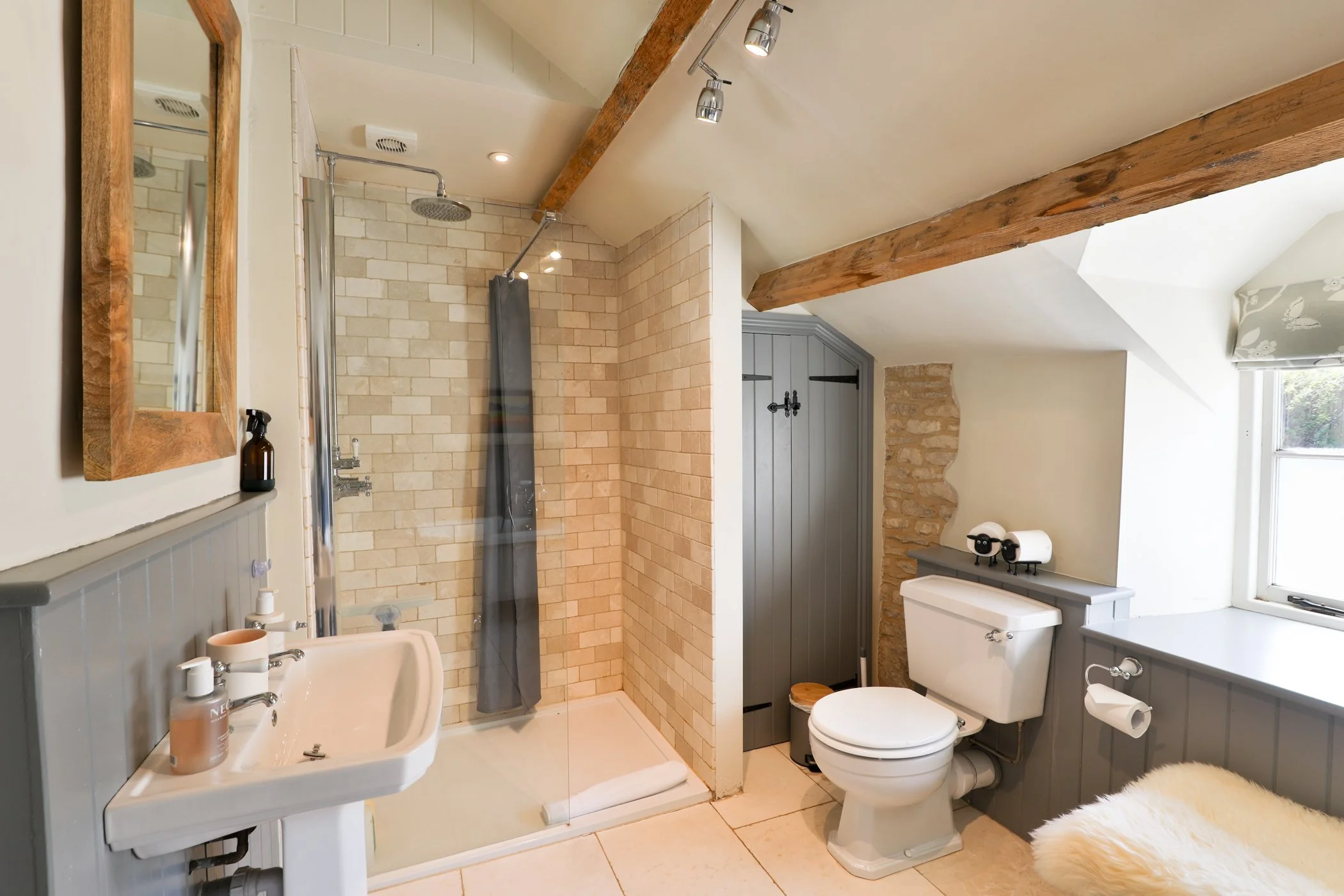 Corston Cottage - Bathroom (10 of 33).jpg