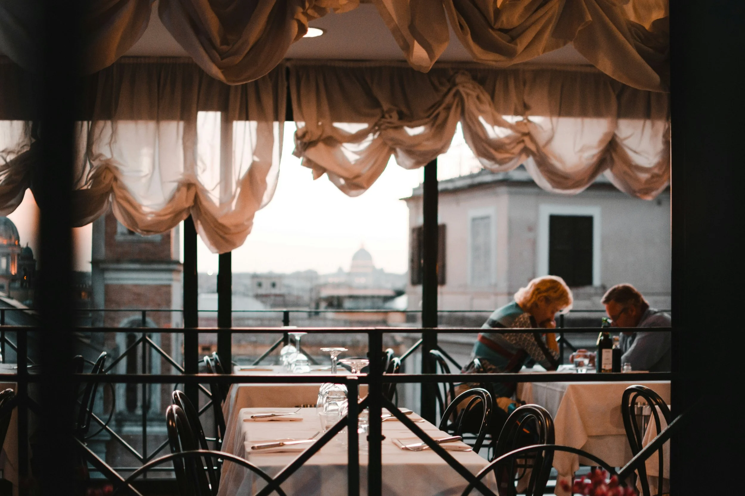 couple restaurant