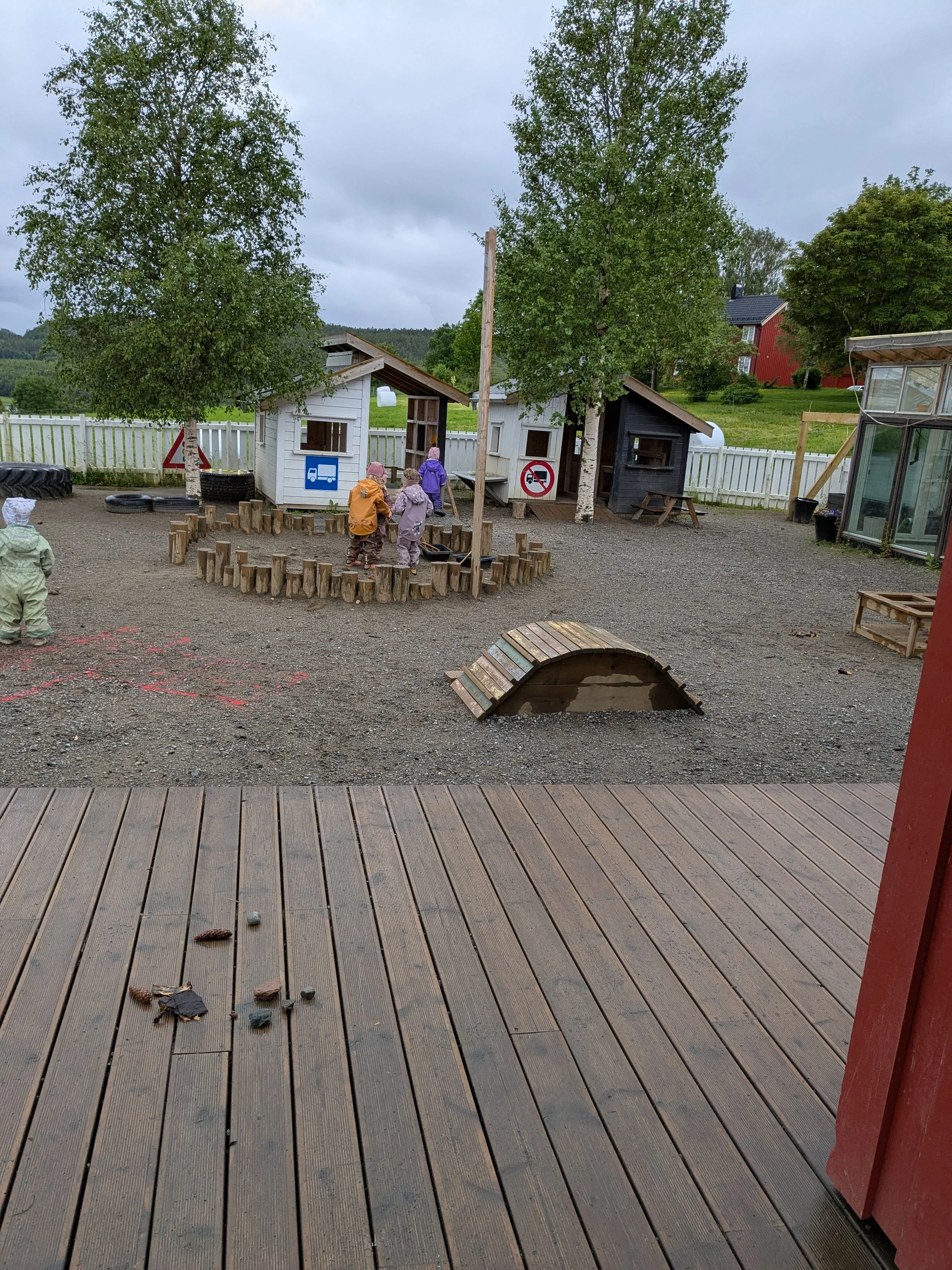 Uteområdet på barnehagen.