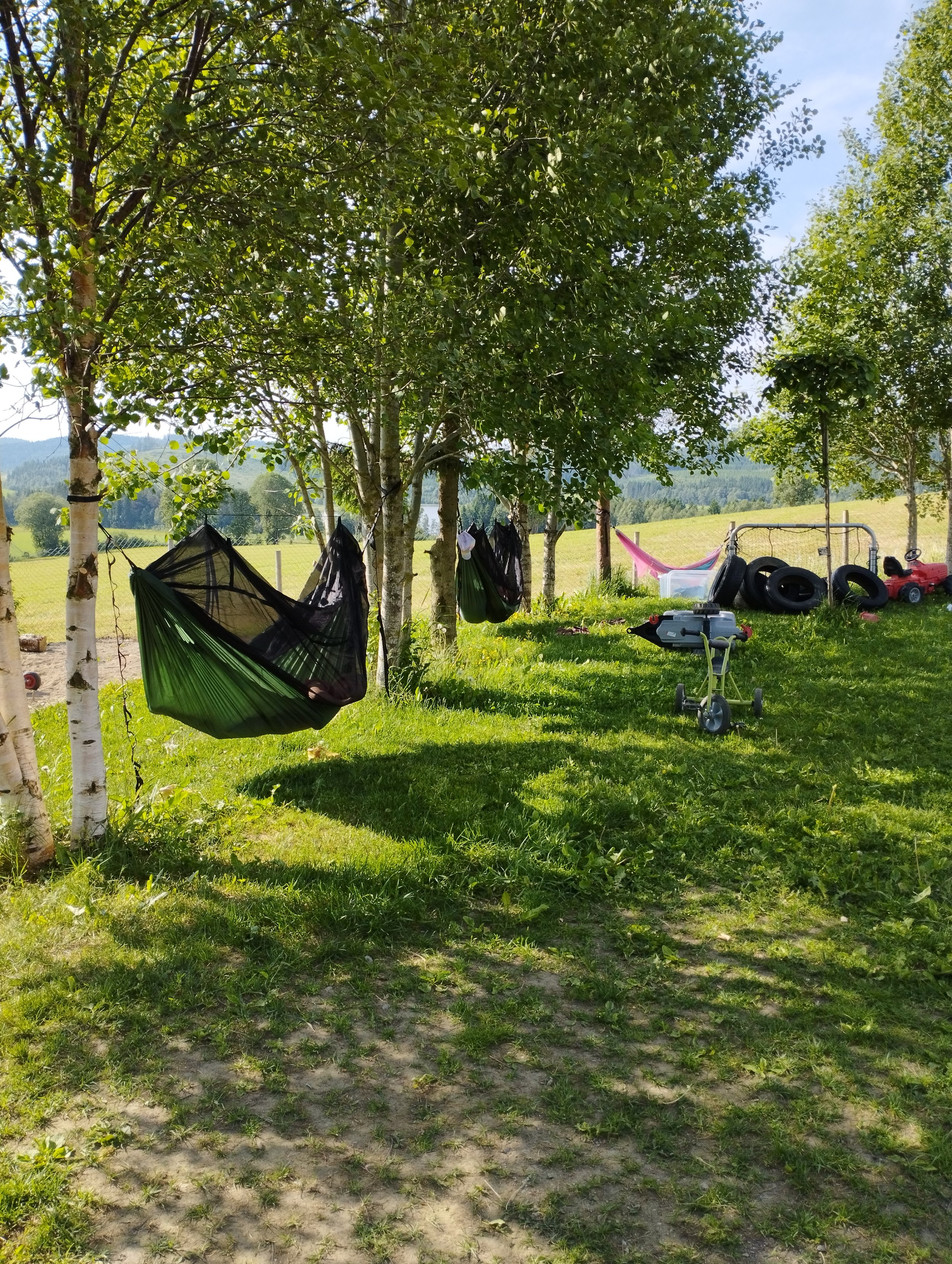 Hengekøyer til hvile ute. 