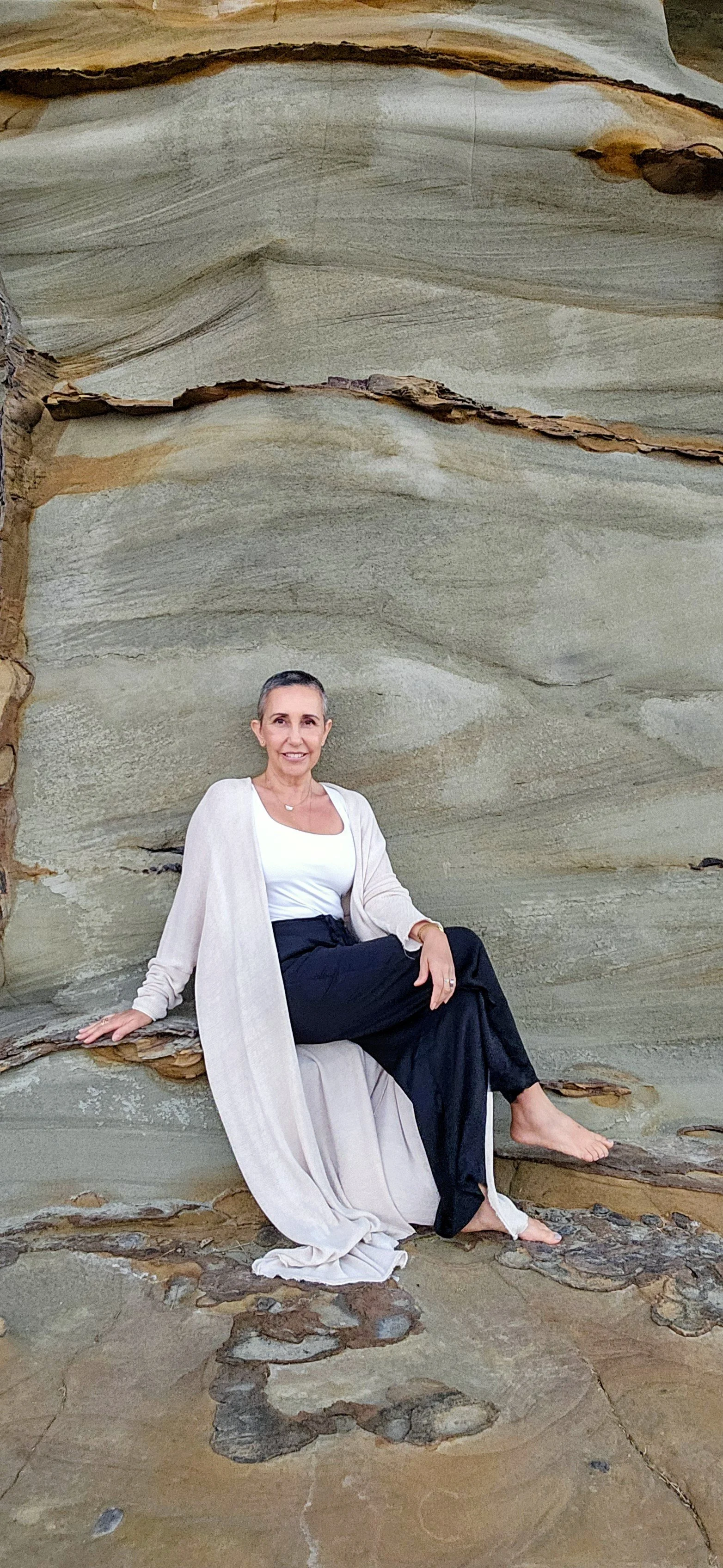 Midl life transition guidance, identity recovery after divorce, emotionally intelligent relationships, emotional regulation in relationships, attachment styles coach, somatic healing, self abandonment patterns, relational patterns, grey divorce coach