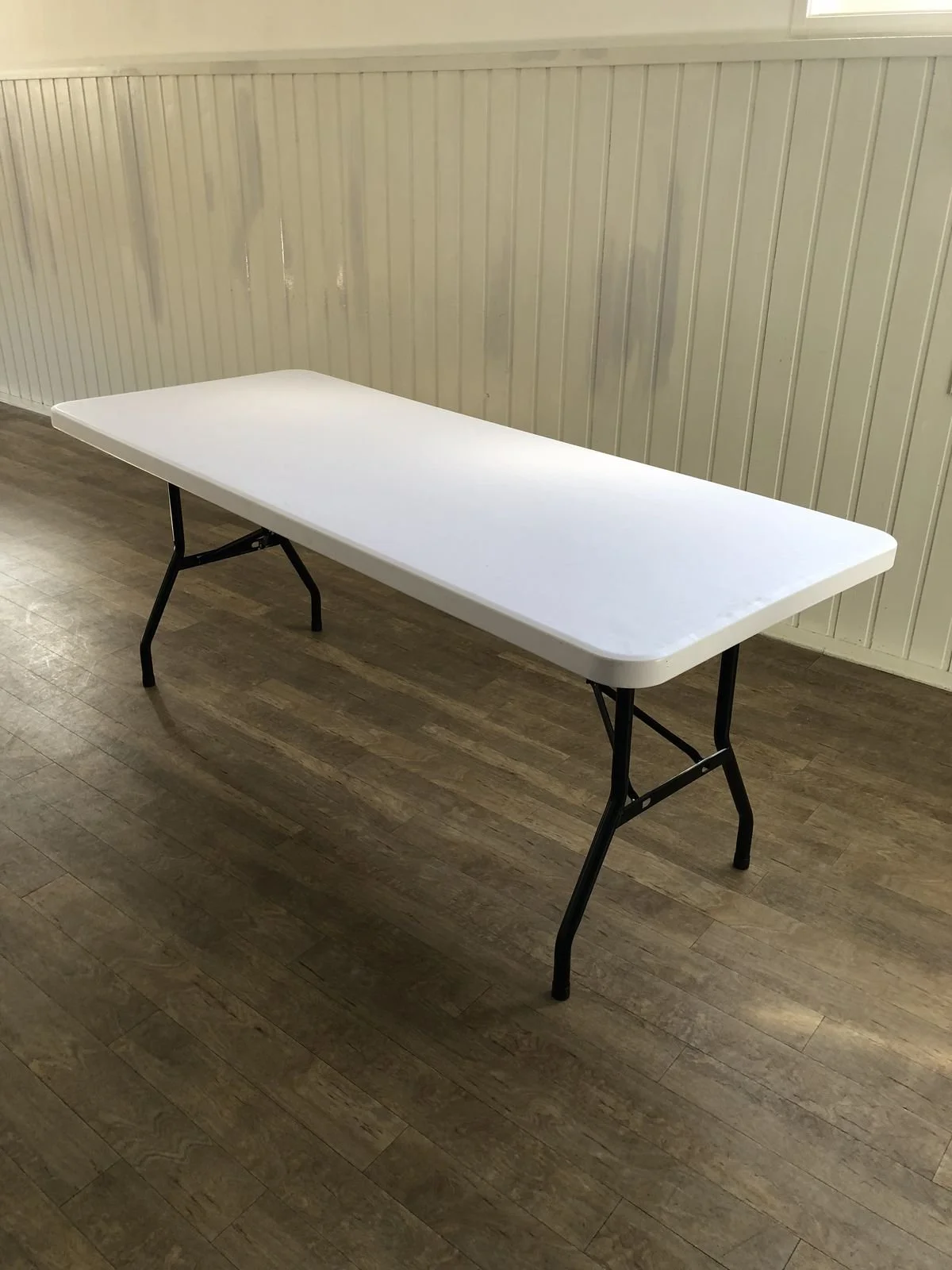 Lot de tables pliables et empilables - 600€ [ ou 15 parts de 40€ ]
