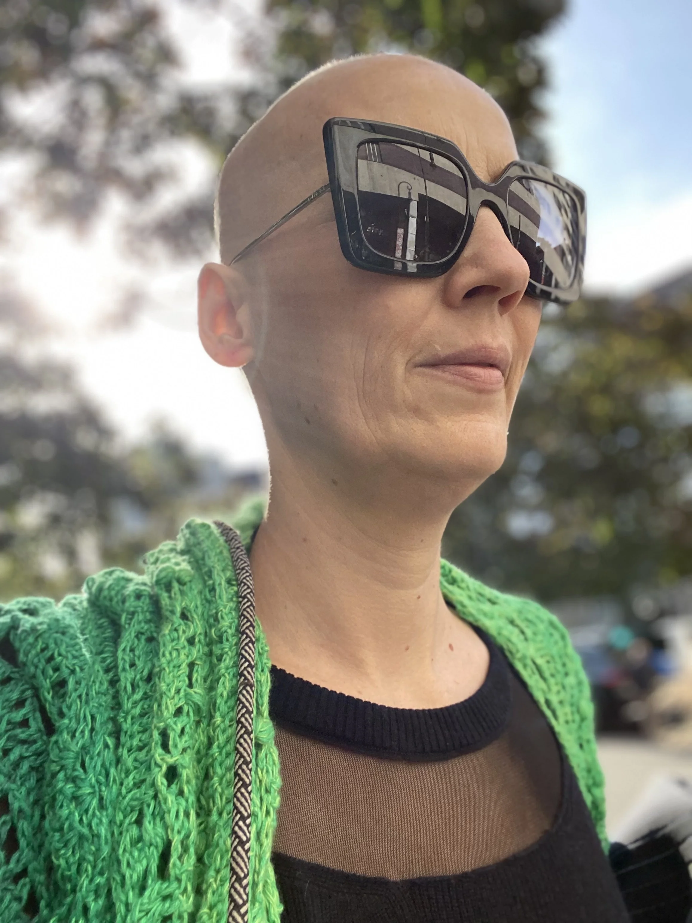 Franziska Ivens im Freien, persönliche Aufnahme im Kontext ihrer Arbeit zu Krebs und gesellschaftlicher Sichtbarkeit.