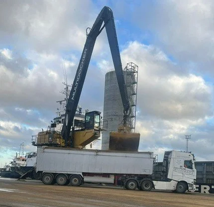 Multidocker loading wagon.jpg