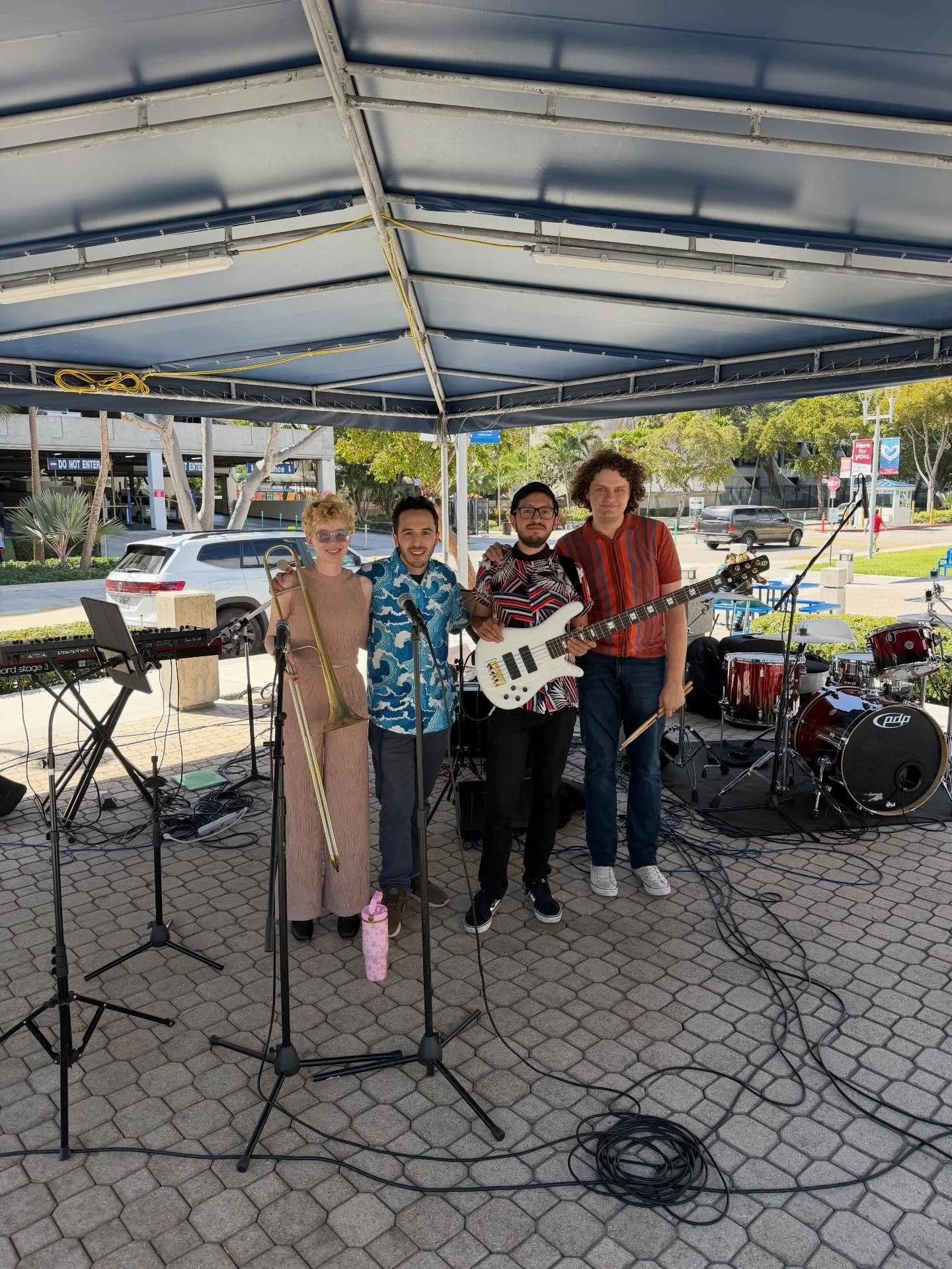 The G.G. Quartet completed its first of many performances at Jackson Memorial Hospital for their Jazz at Jackson event.  We were super thrilled to be there, and we are excited to play more events and gig in the near future! 

@izzimakesmusic - Trombo