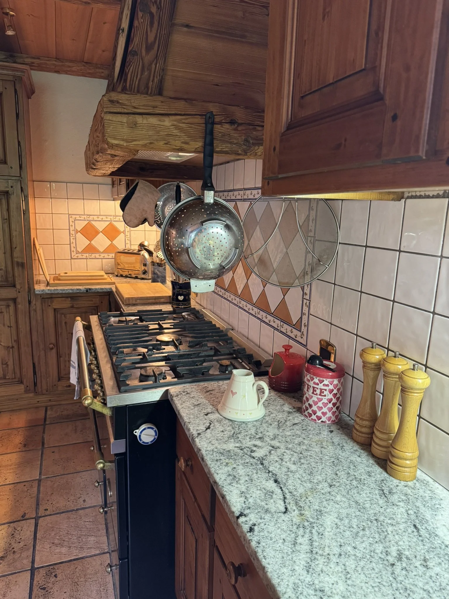 Fully equipped kitchen at Chalet Gueret, luxury self-catered chalet Morzine