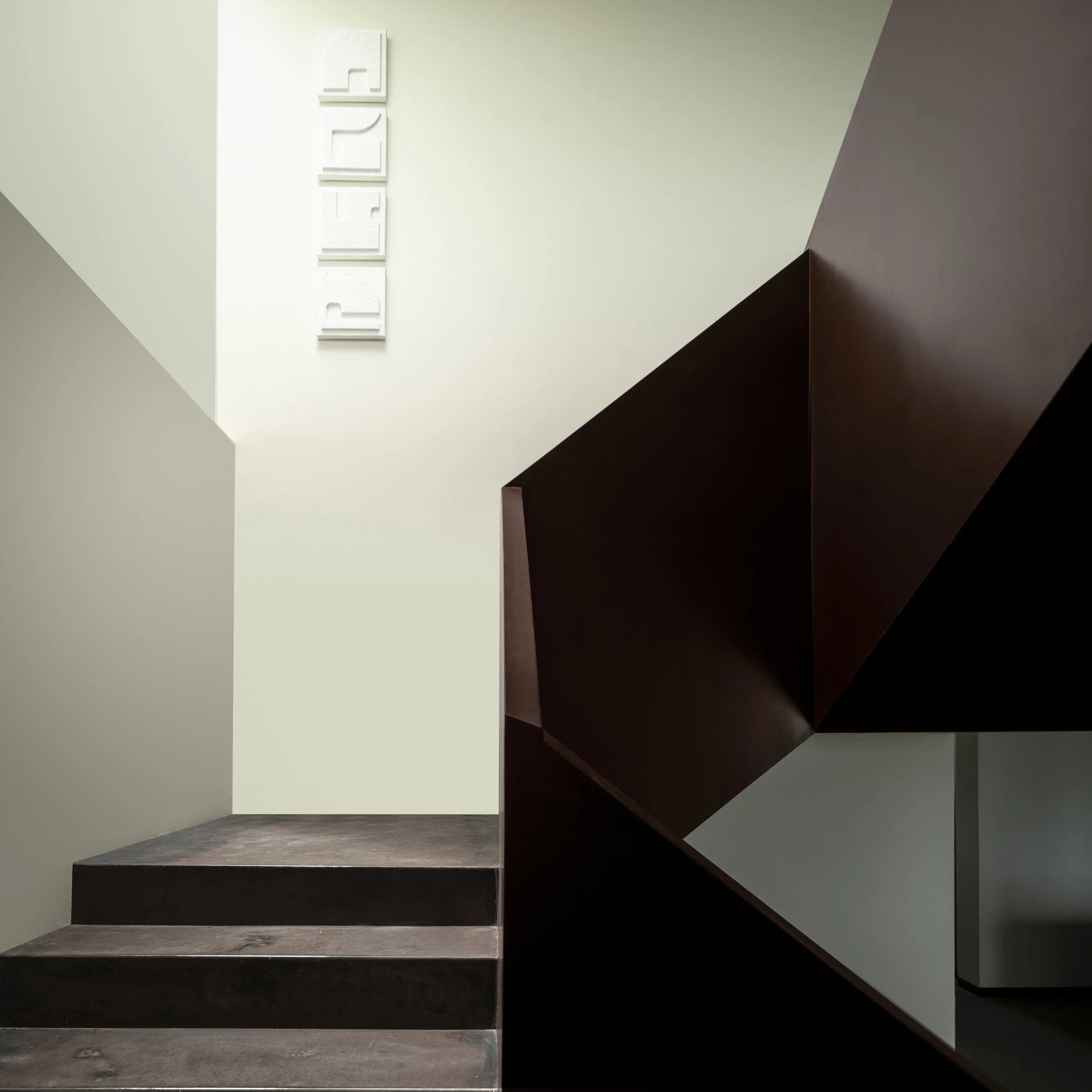 10_STAIRCASE DETAIL.jpg