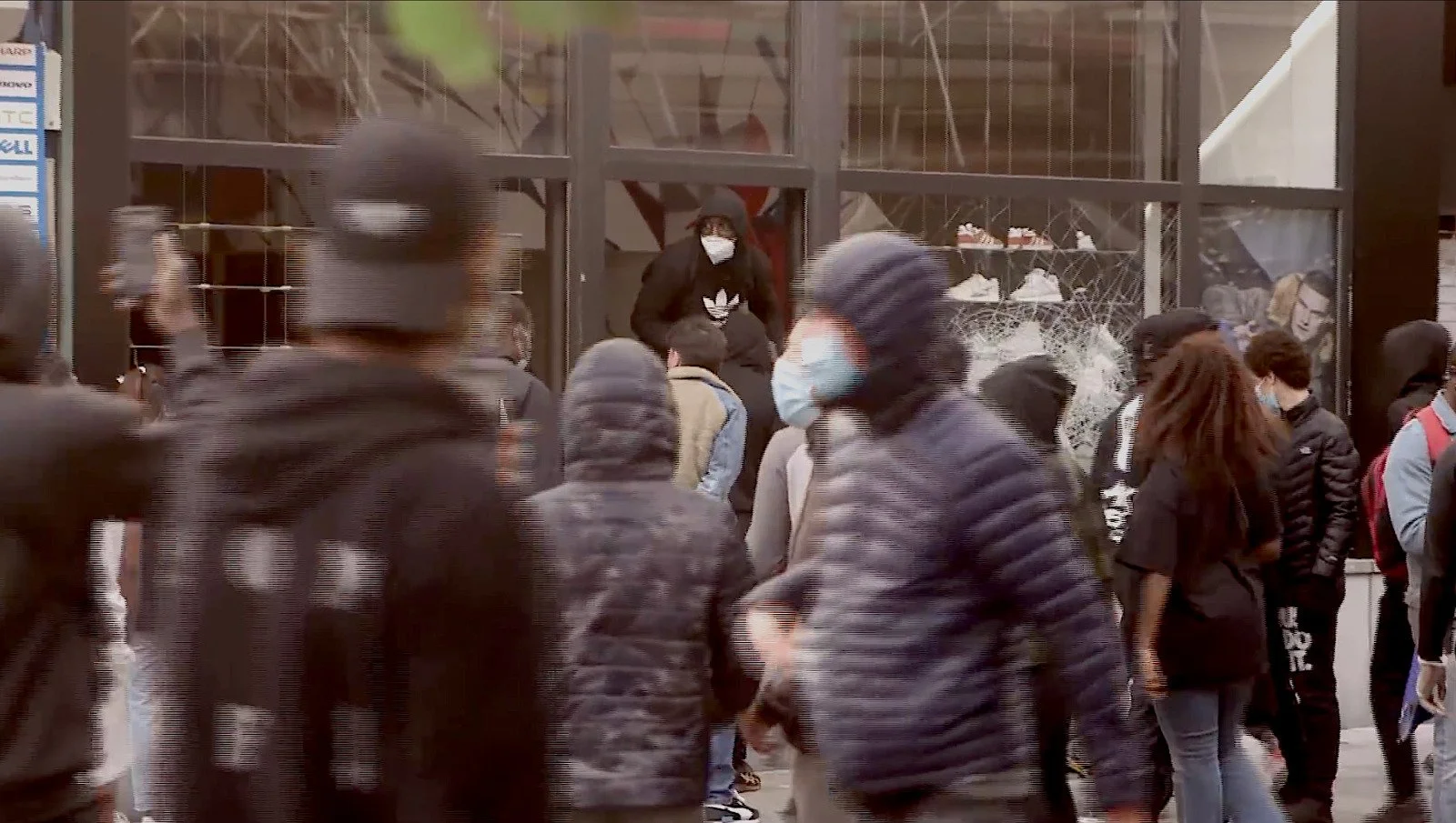 Riots and looting in Brussels after Black lives Matter protest 2020. Filmed by Daniel Demoustier