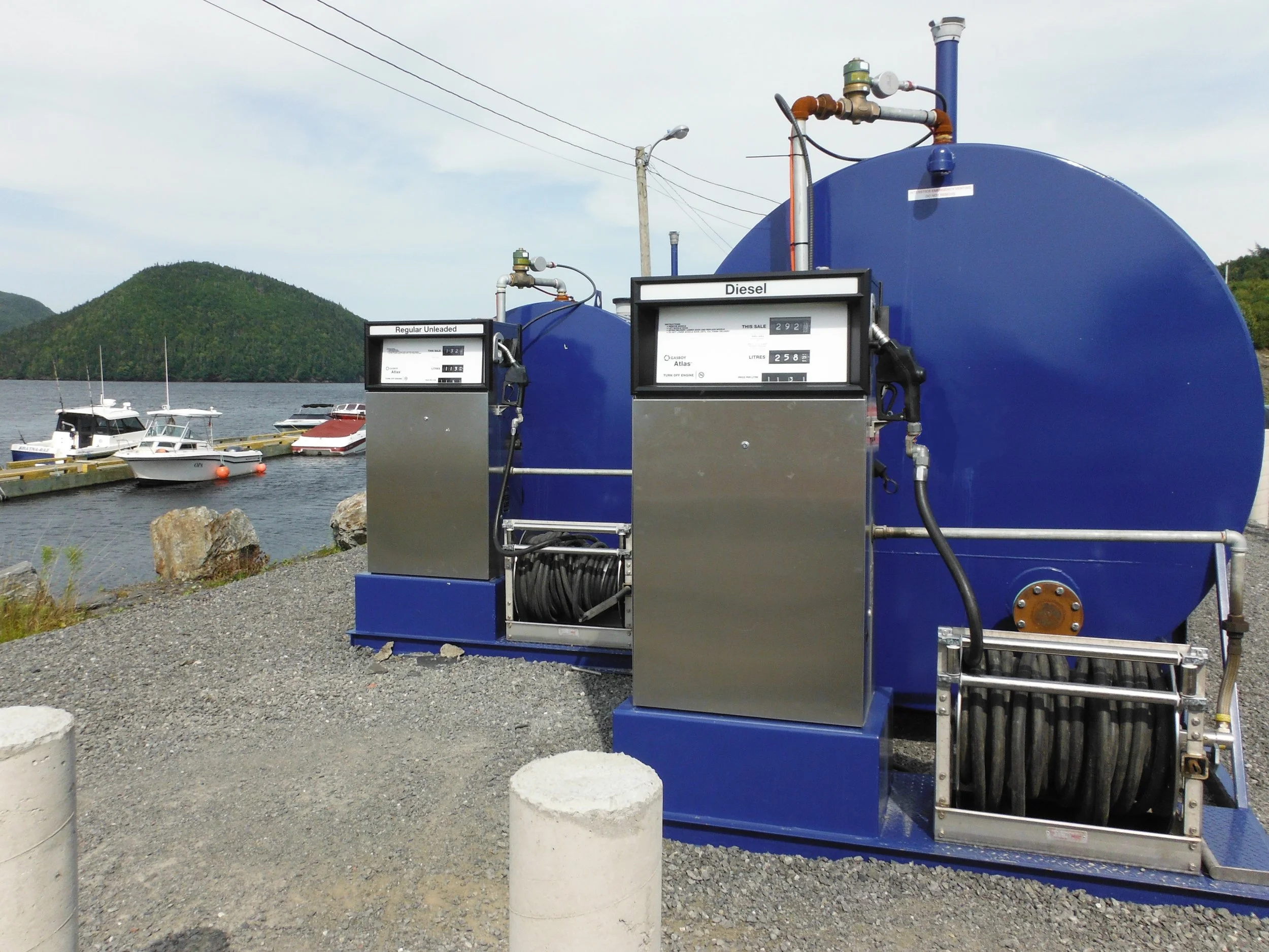 Conne River Gas Bar August 2013.JPG
