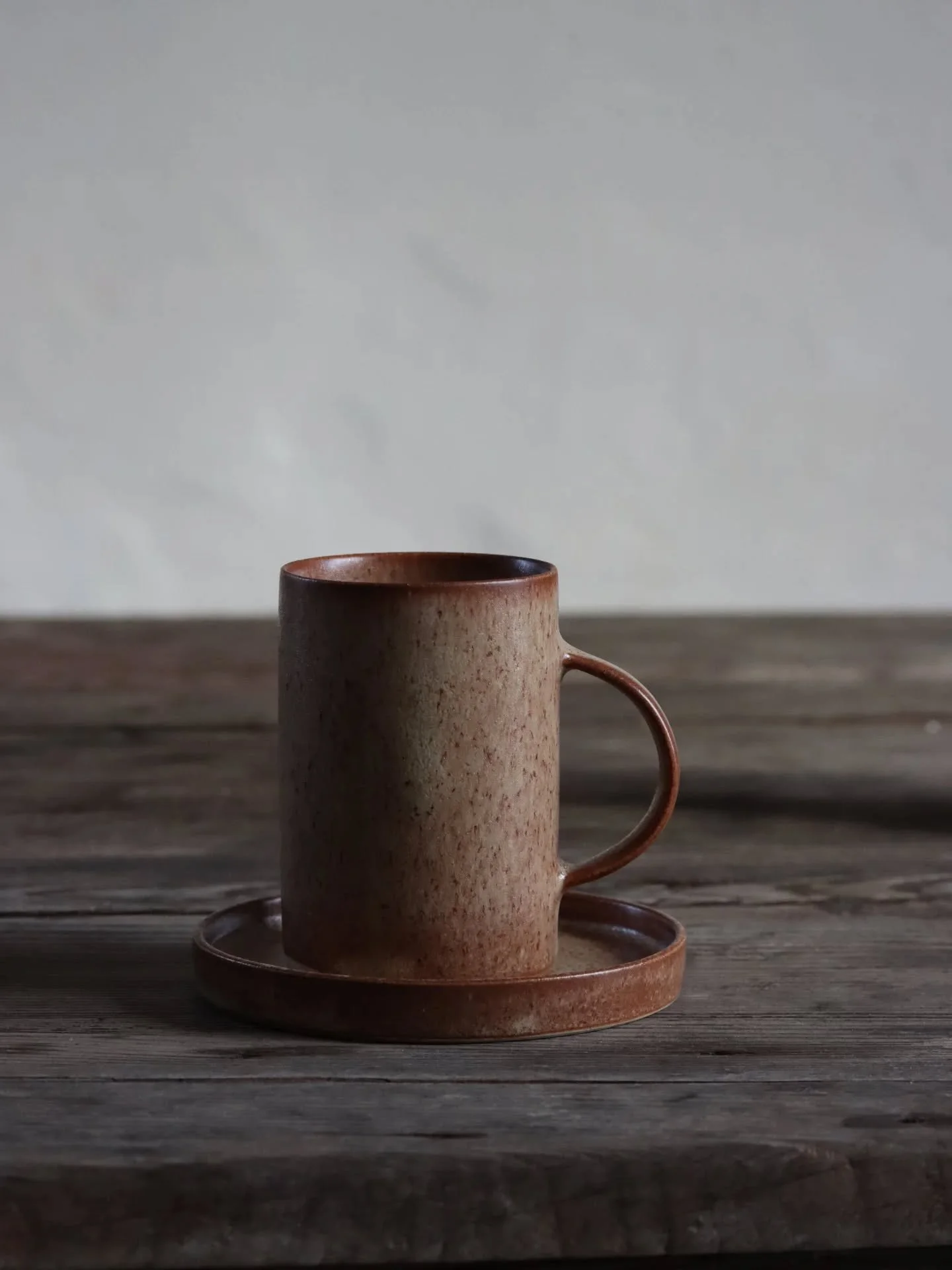 Mug and saucer in a fur-like glaze. I really love this design, even though I&rsquo;ll adjust the size of the cup a little next time, as the diameter could be slightly larger. I tested this glaze for quite a while, and I&rsquo;m excited to finally add
