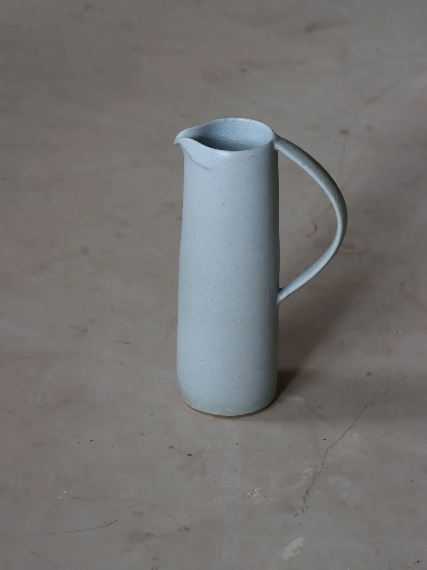 Jug in light blue.
.
.
.
.
.
.
.
.
.
#intotheblue #blue #blueglaze #mattglaze #handmadepottery #jug #contemporarycraft #contemporarydesign